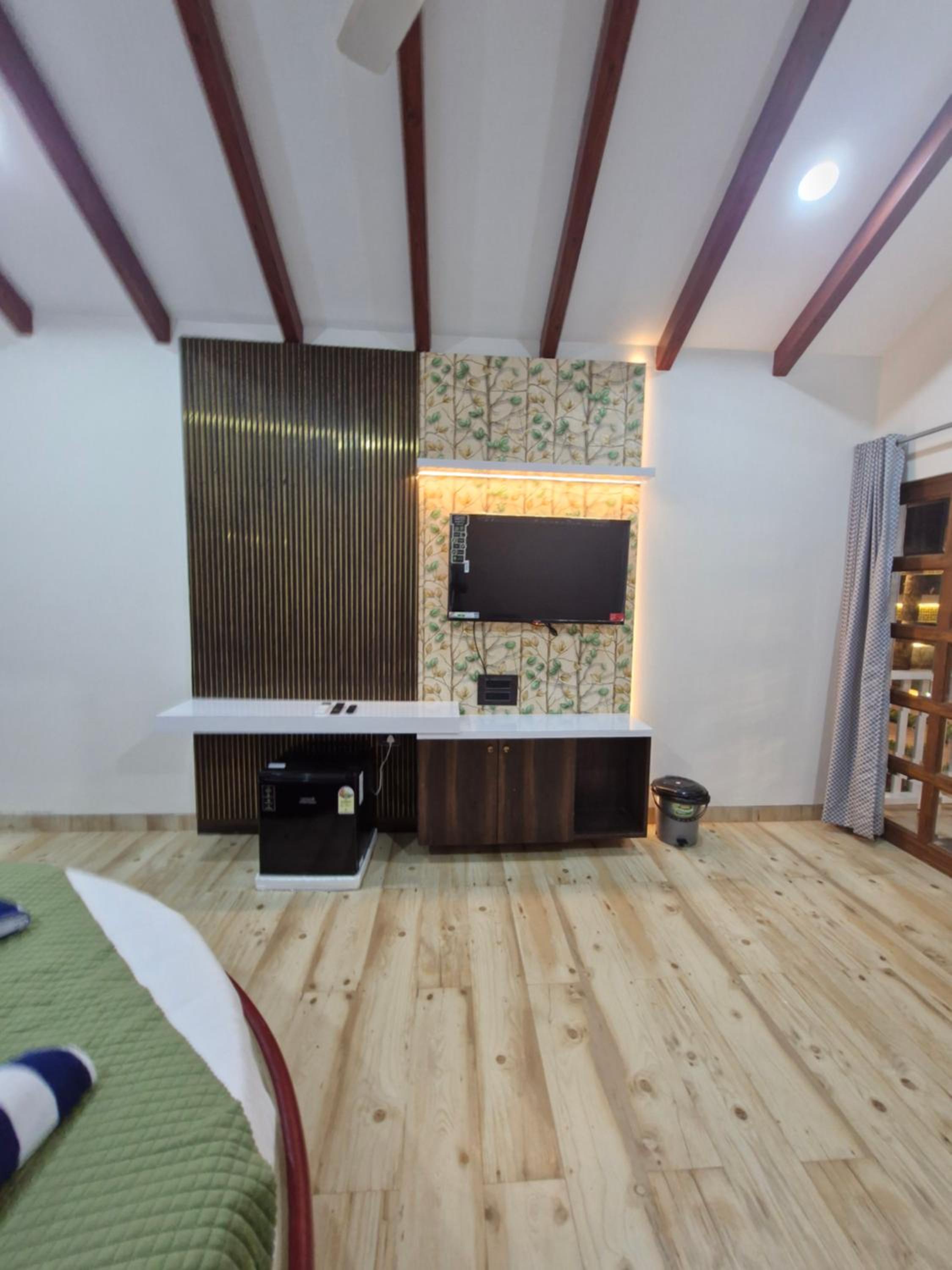 Deluxe Room - Photo 15