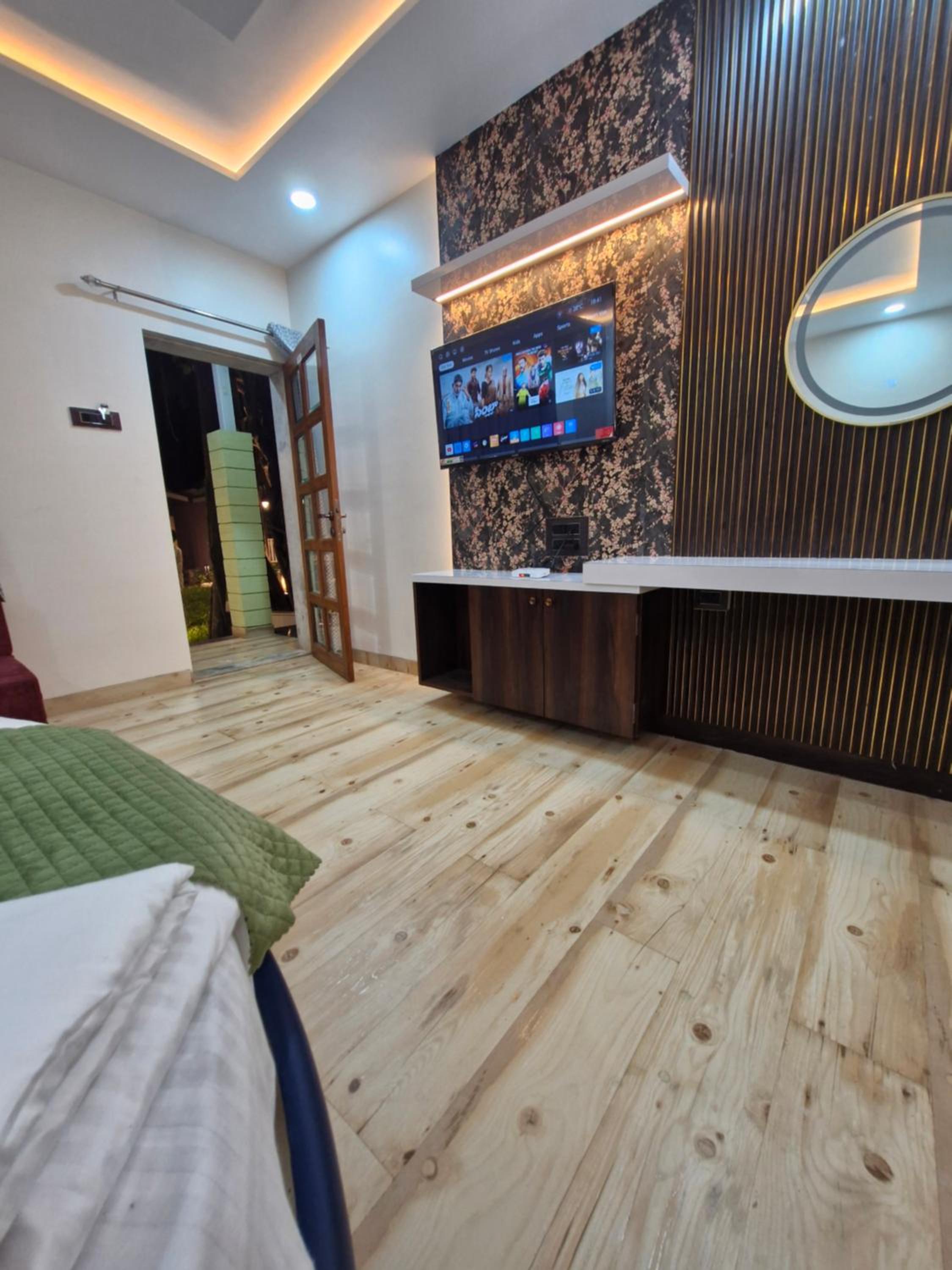 Deluxe Room - Photo 10