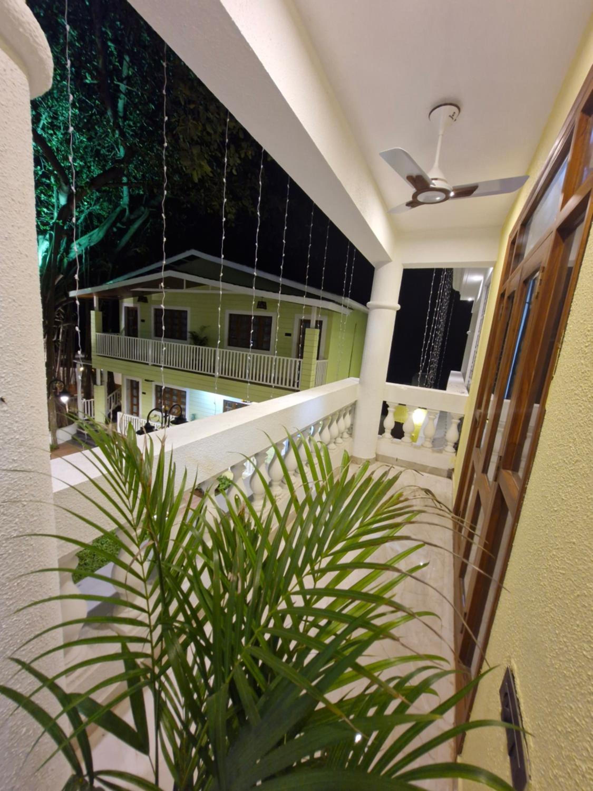 Standard Family Room - Photo 19