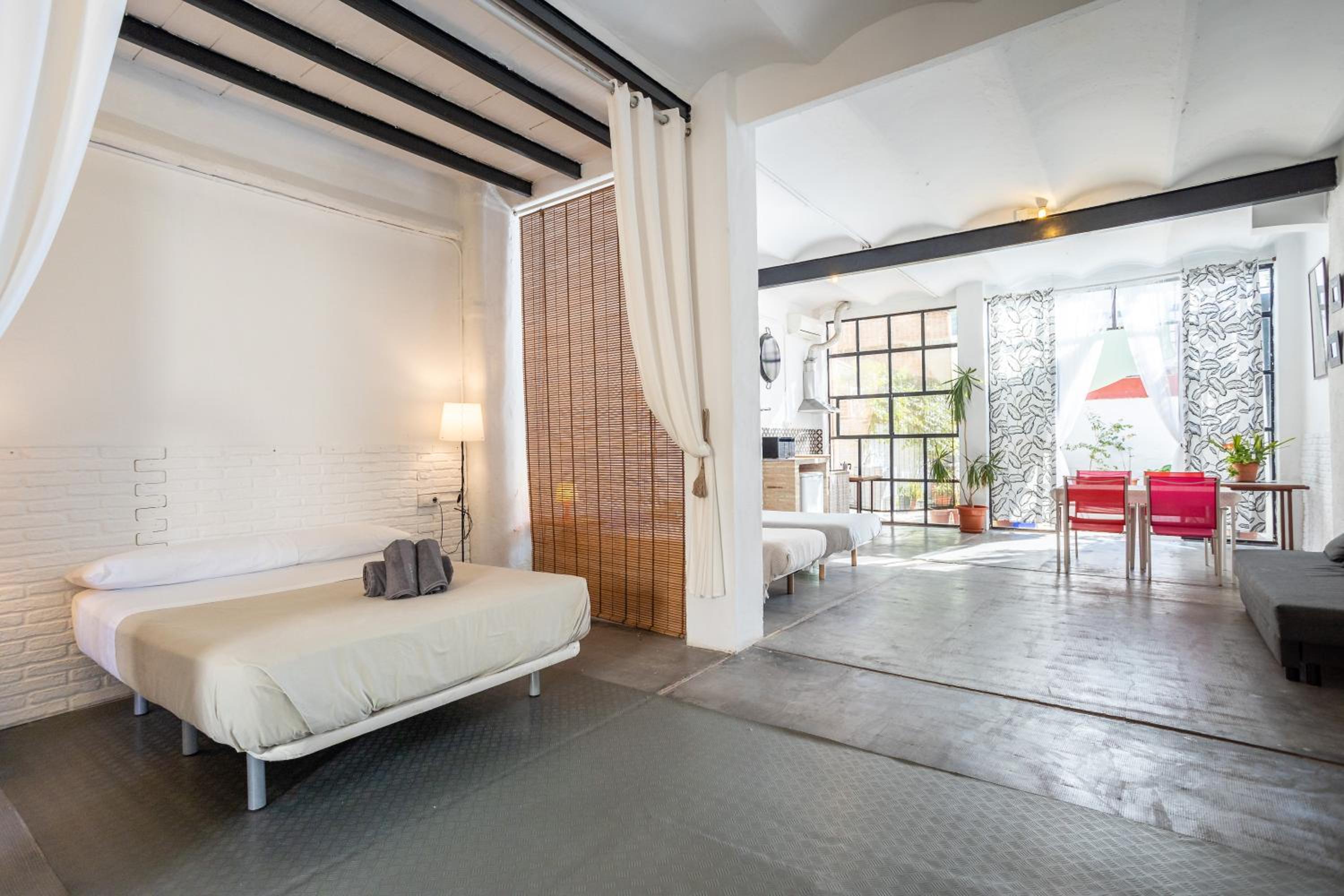 Apartamento con Balcón