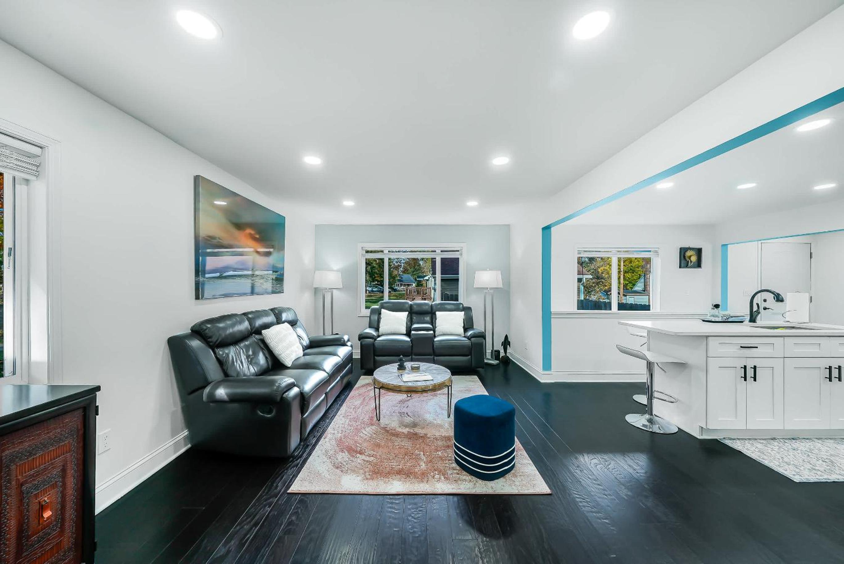 Family Room photo 1