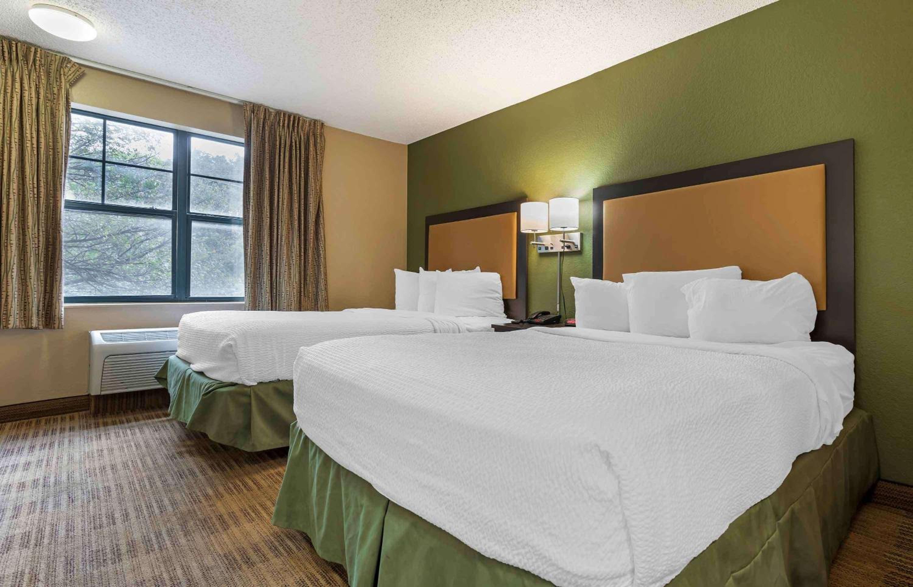 Studio with Two Double Beds - Non-Smoking - Photo 1