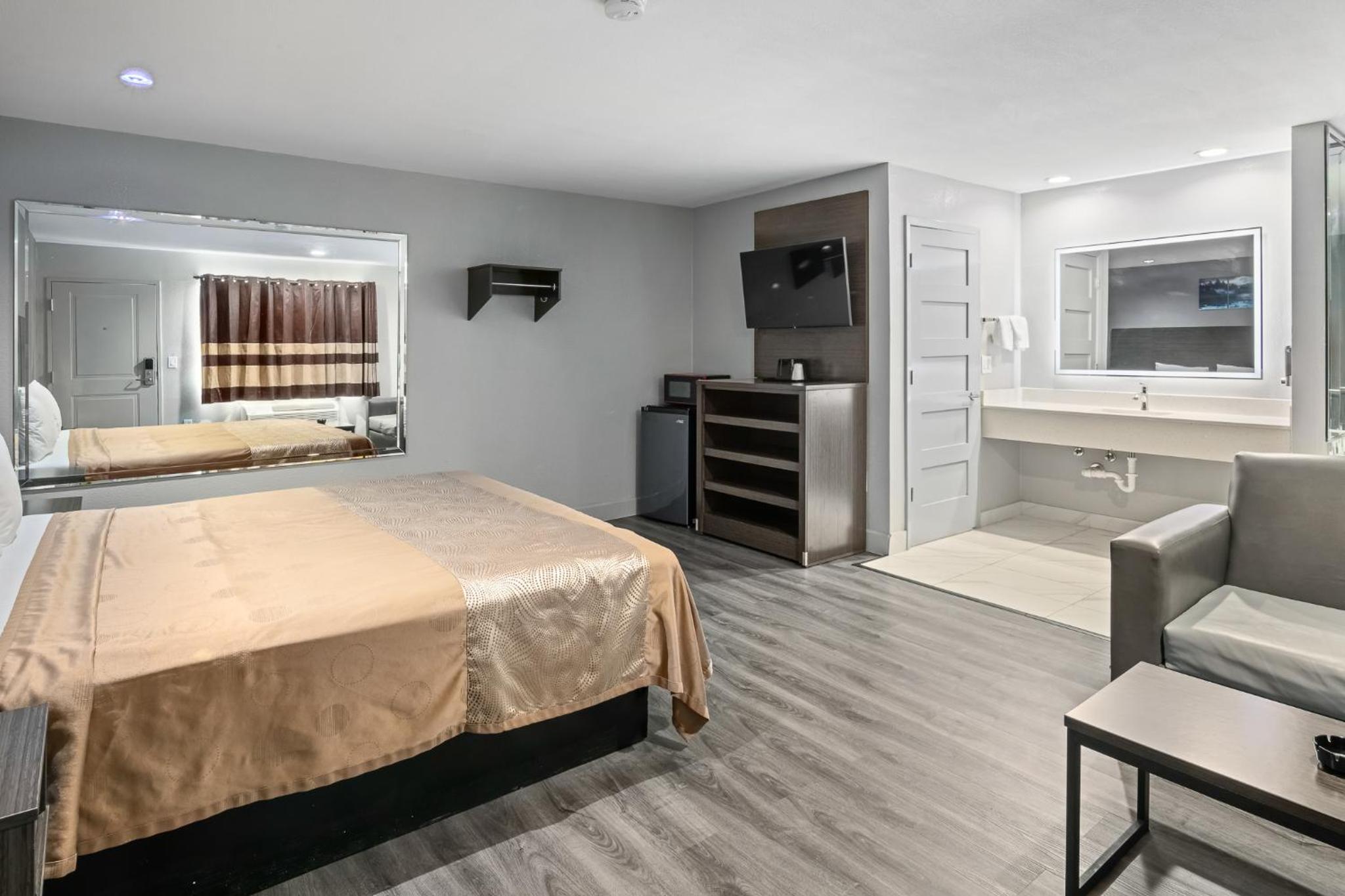 King Room with Spa Bath