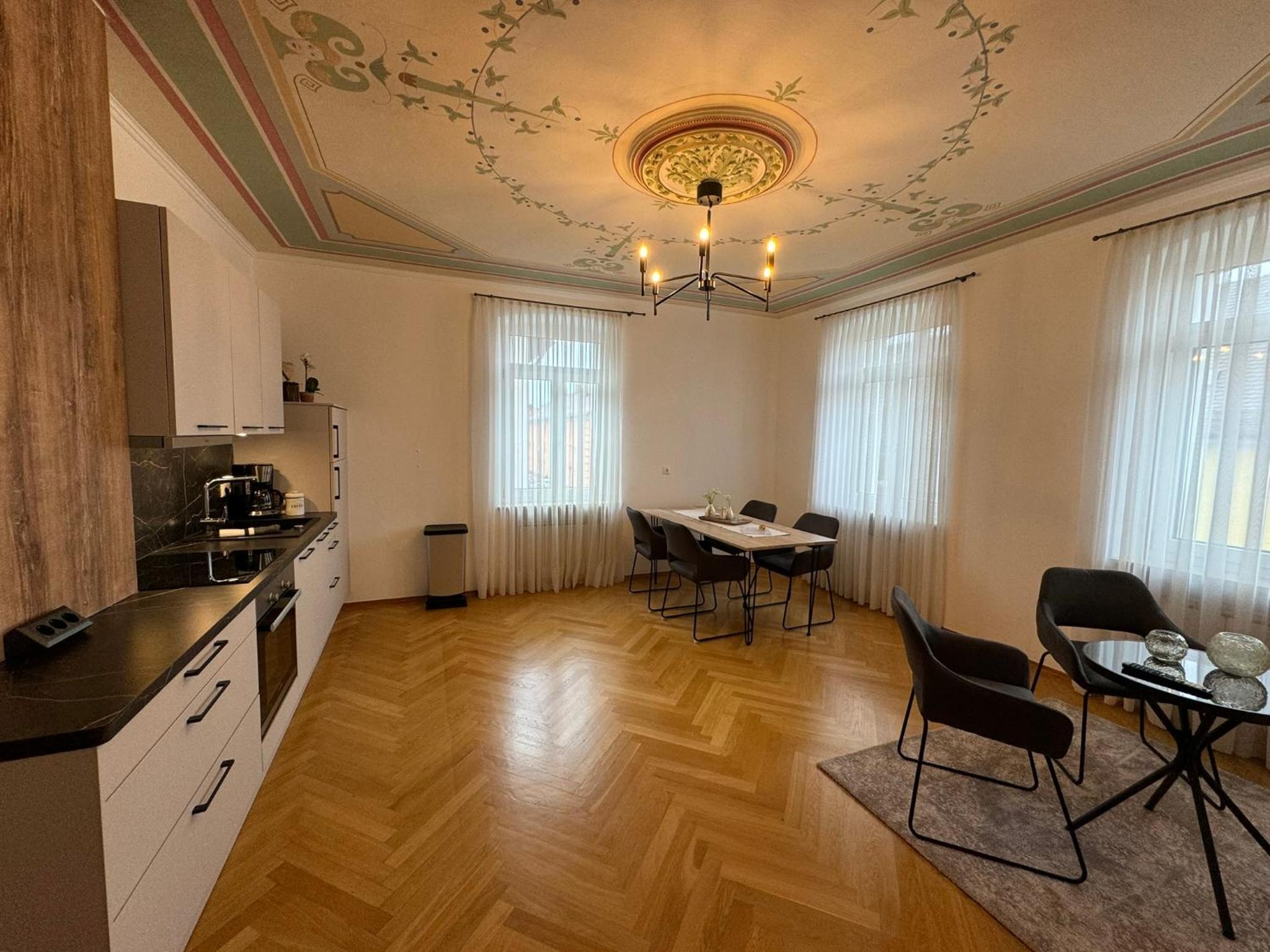 Apartment photo 2