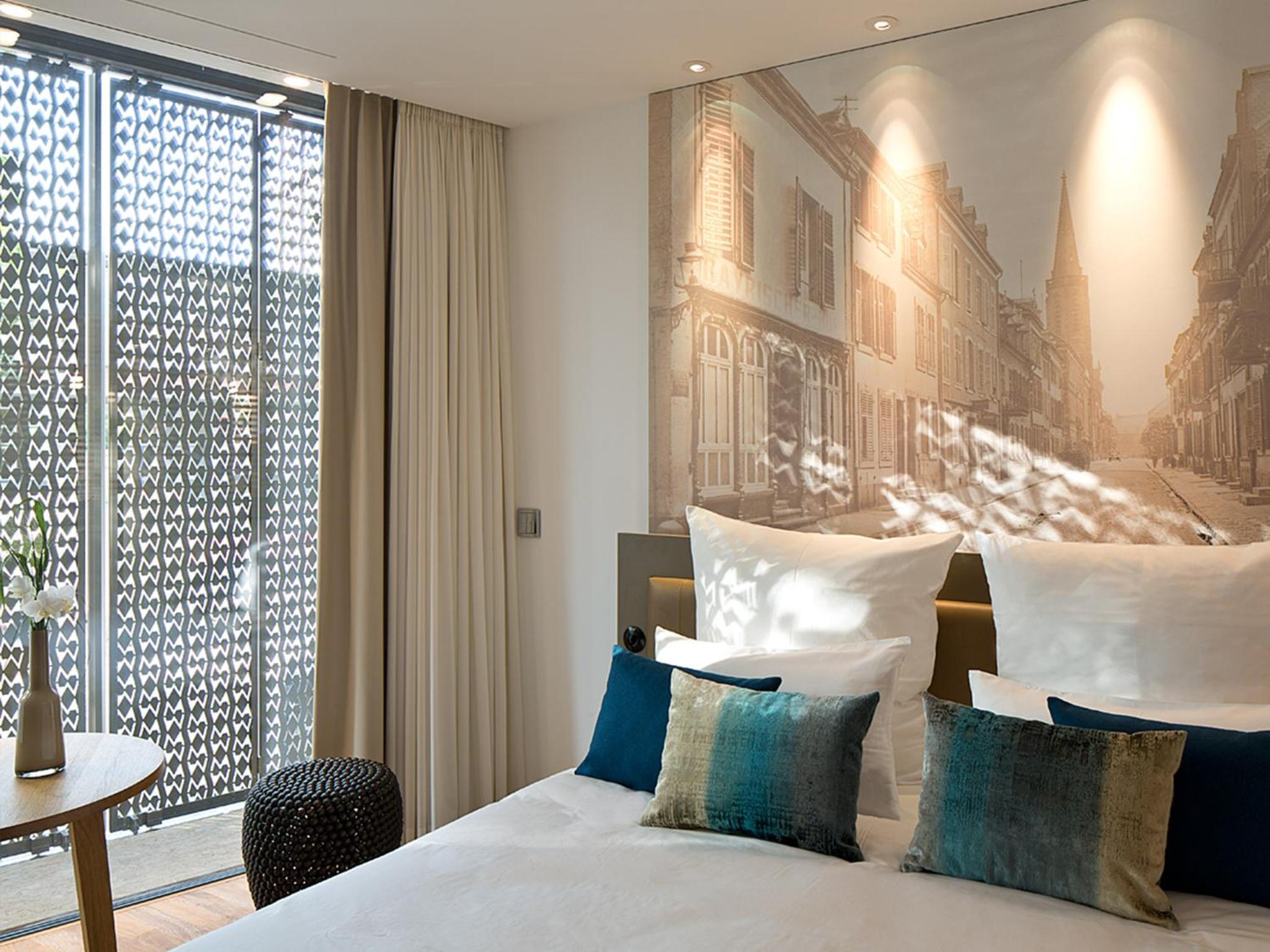 Double Room with City View - Photo 1