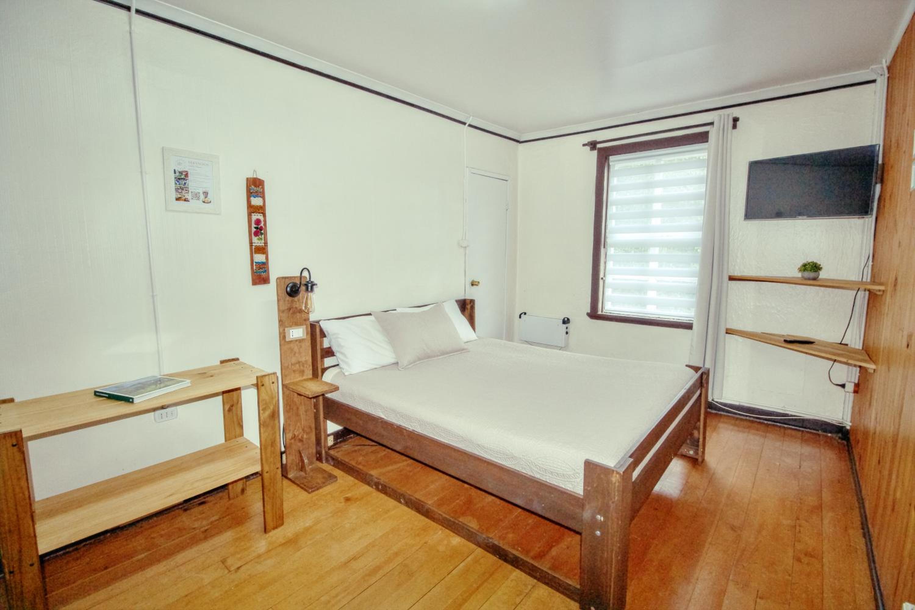 Family Room with Private Bathroom photo 1