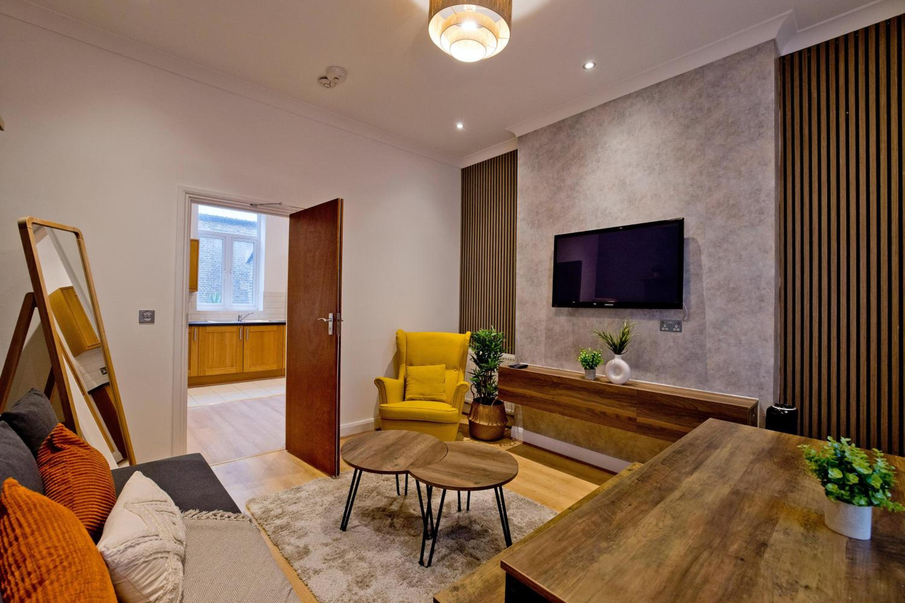 Apartment photo 2
