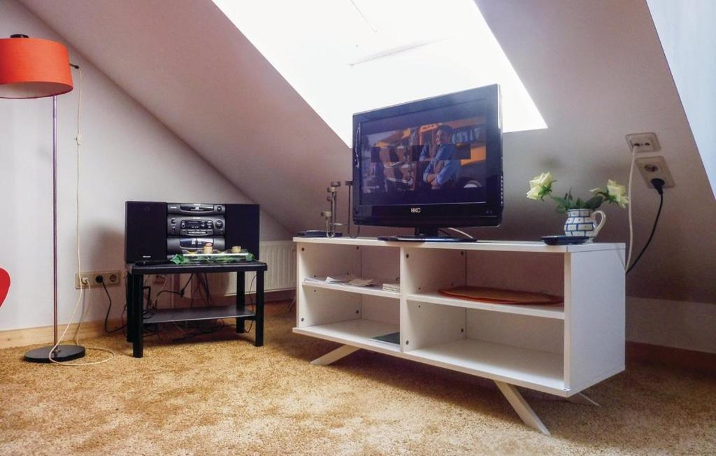 Two-Bedroom Apartment with Balcony photo 1