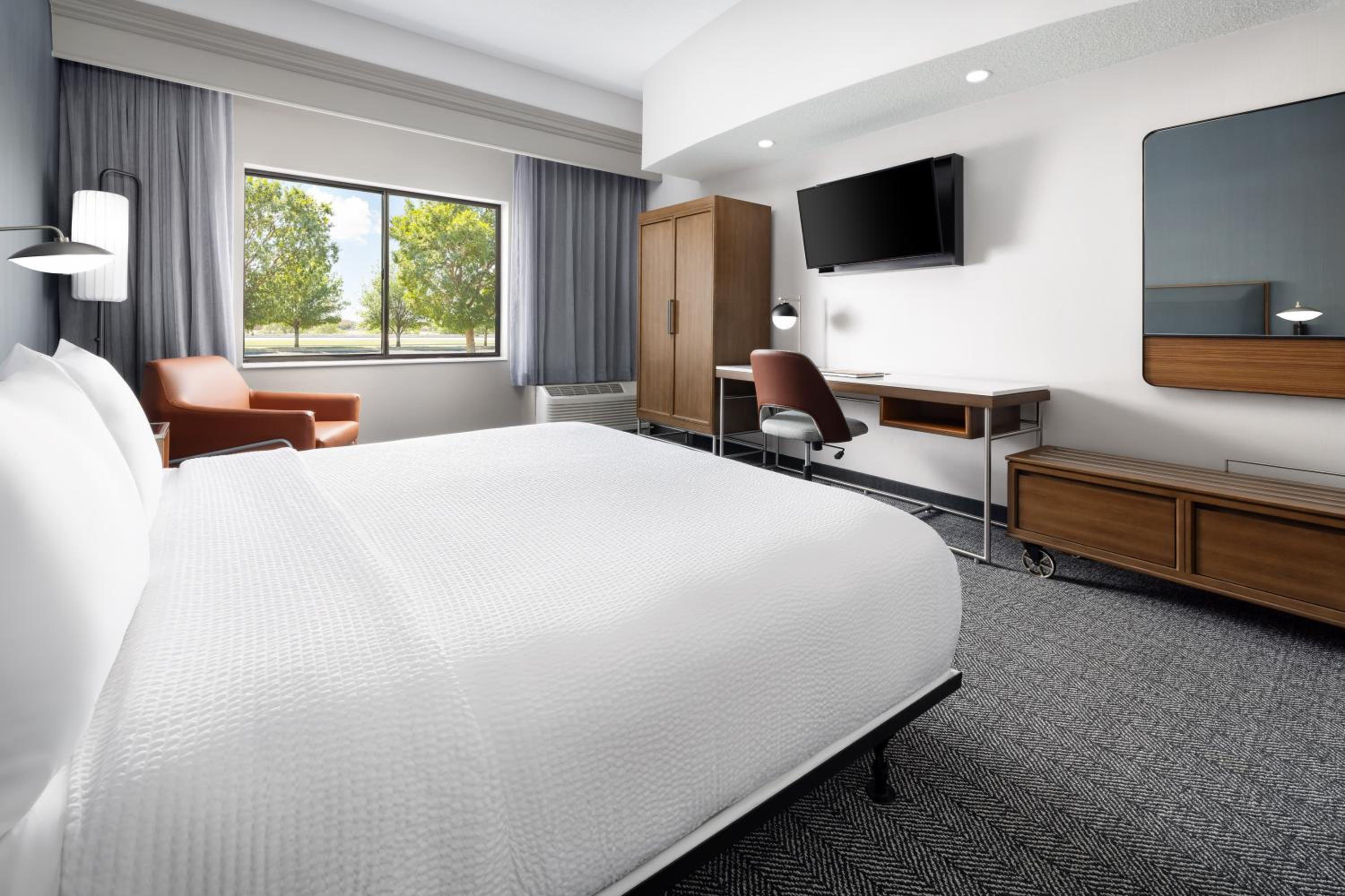 King Room - Hearing Accessible - Photo 3