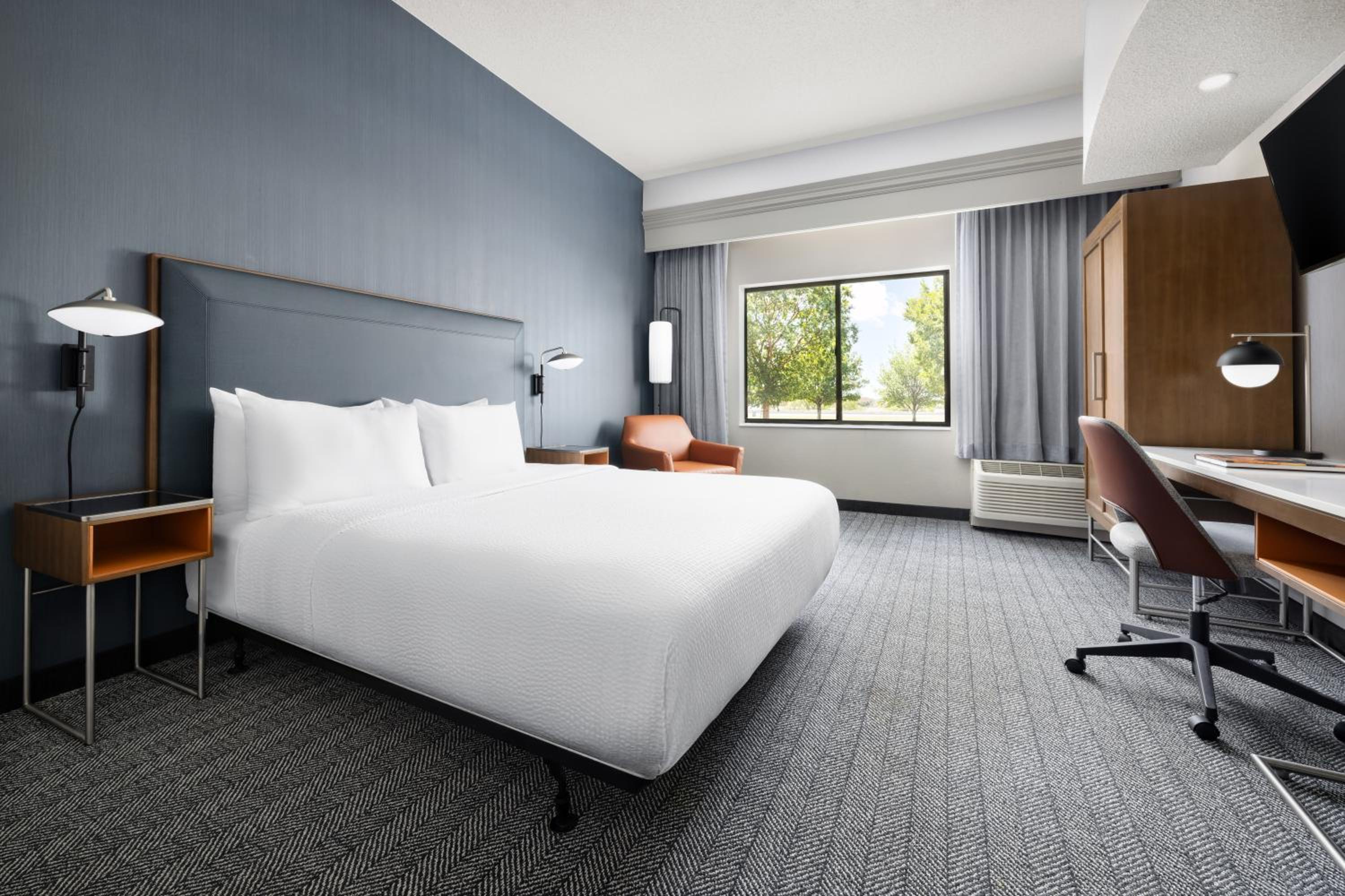 King Room - Hearing Accessible - Photo 1