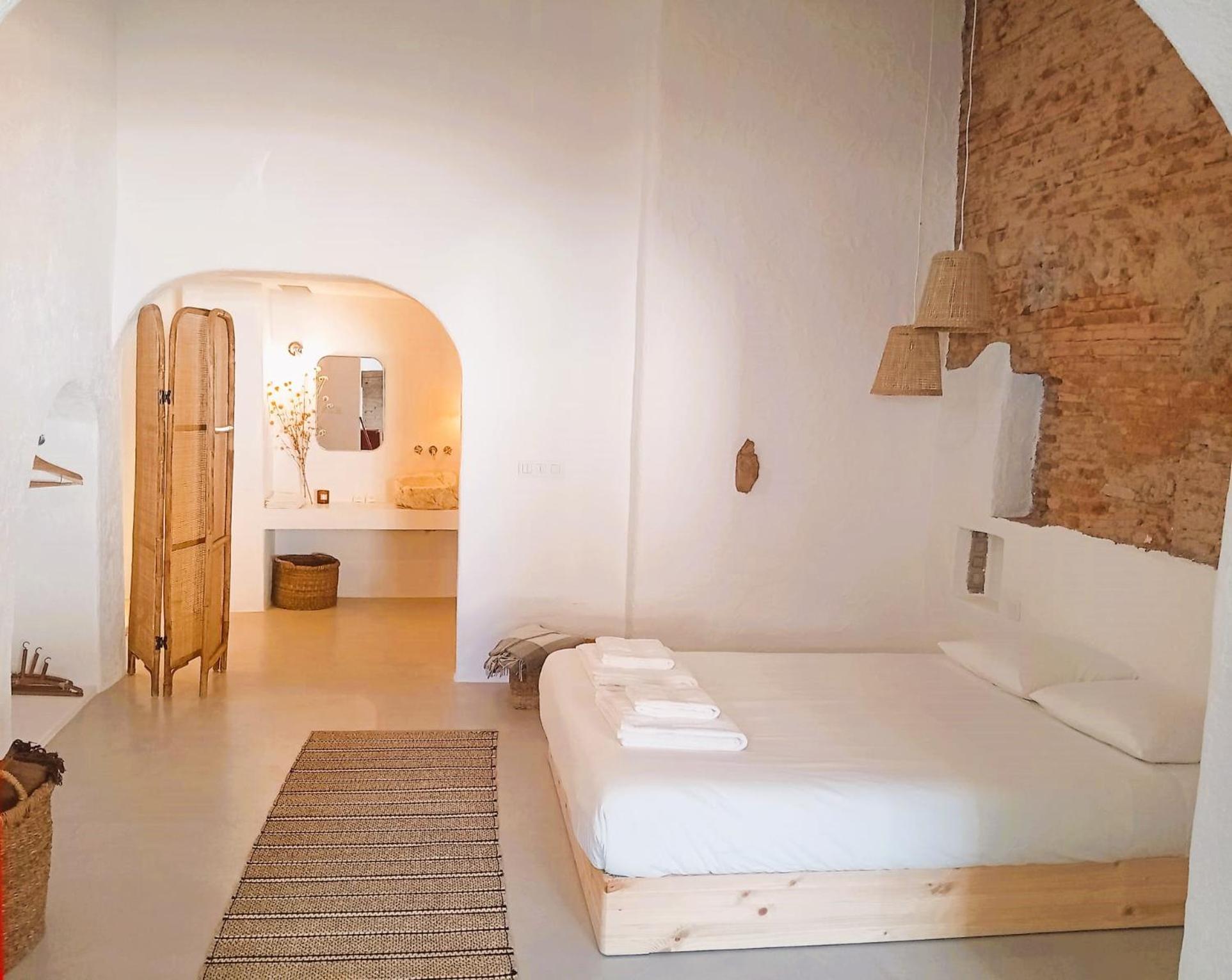 Studio Apartment with One Double Bed photo 2