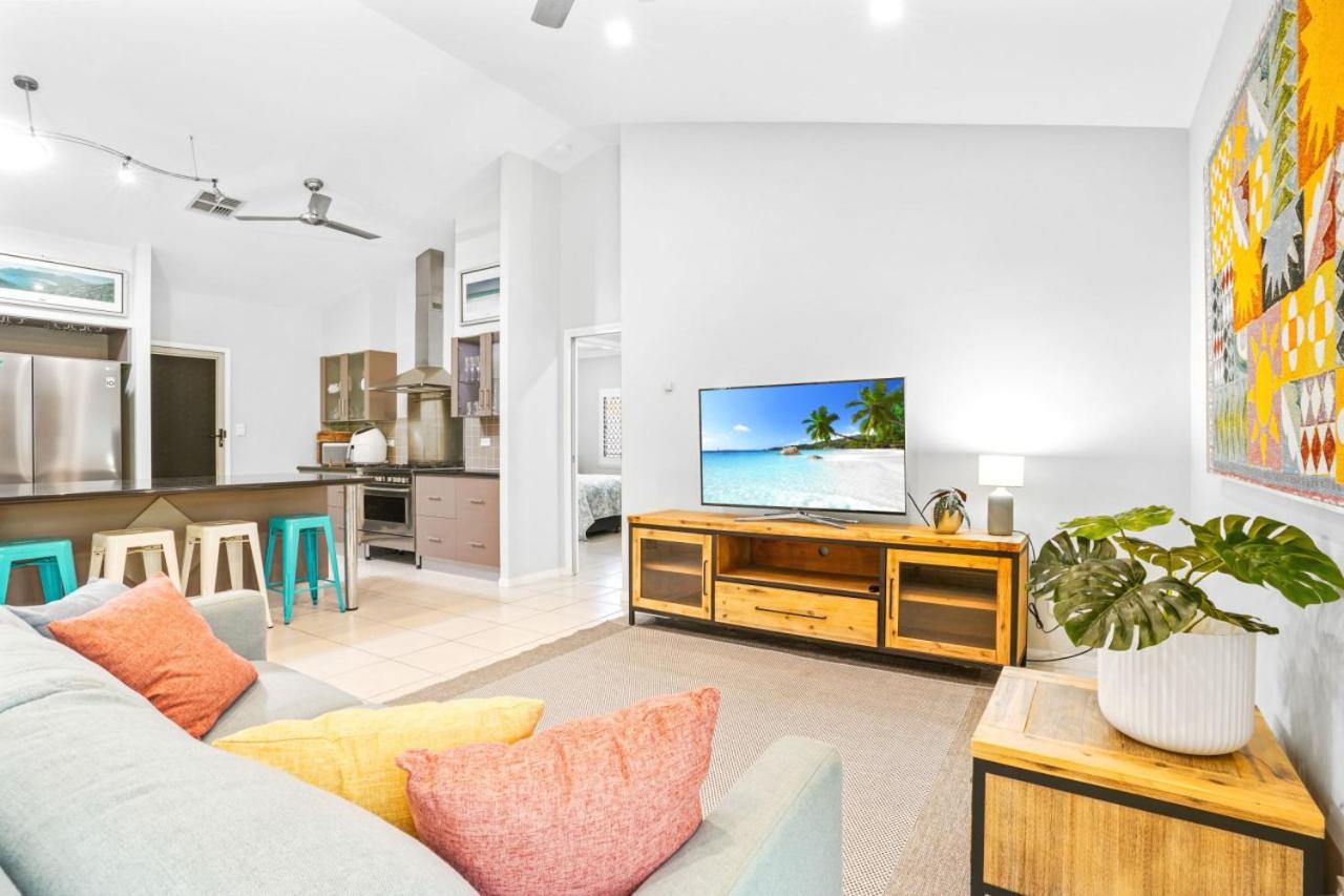 Five-Bedroom House photo 1