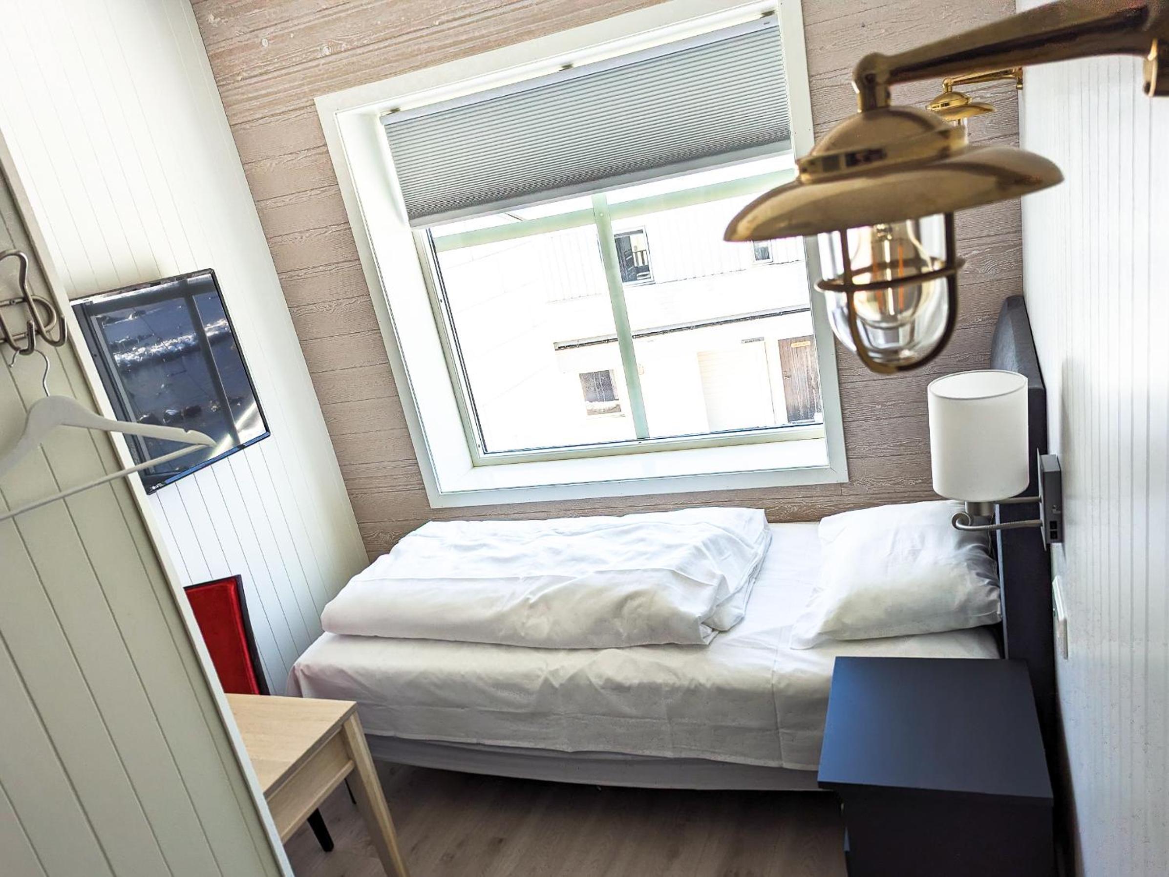 Single Room with Mountain View
