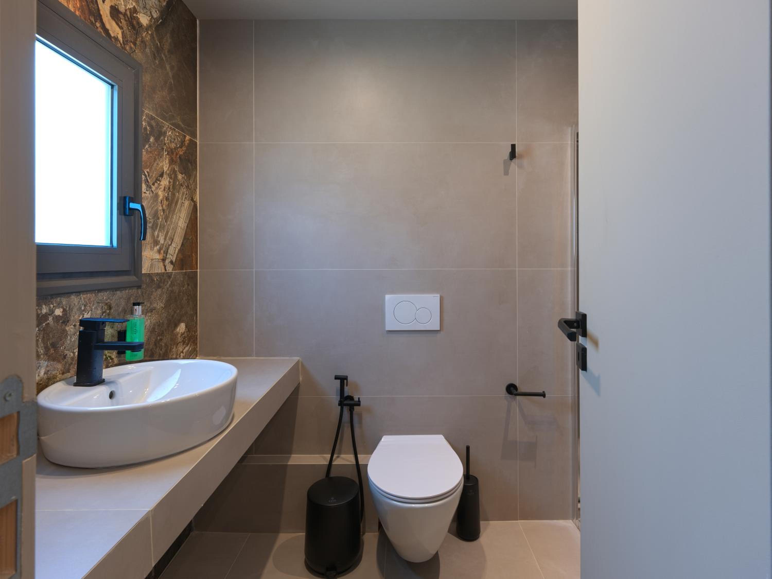 King Suite with Spa Bath photo 2