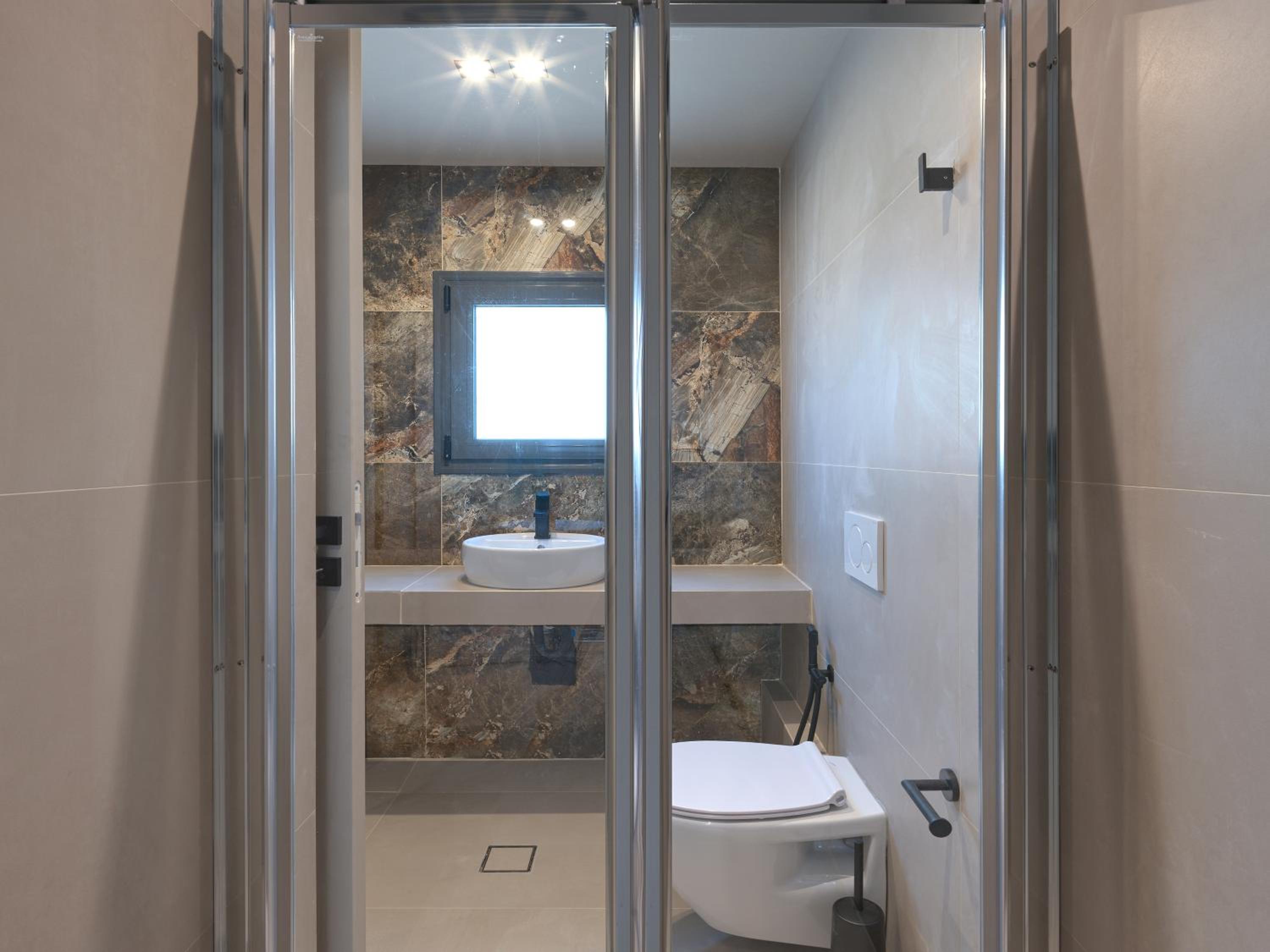 King Suite with Spa Bath photo 3