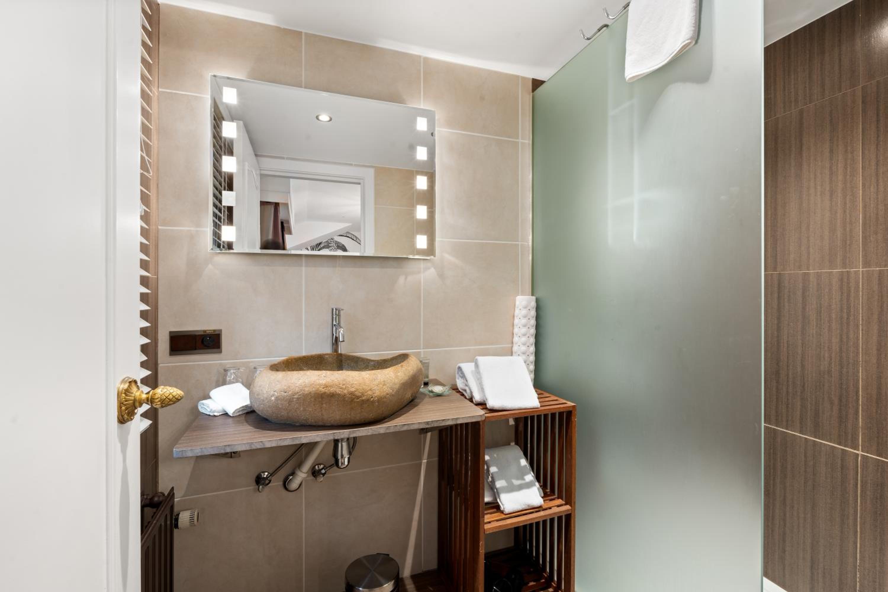 Business Double Room - Photo 5