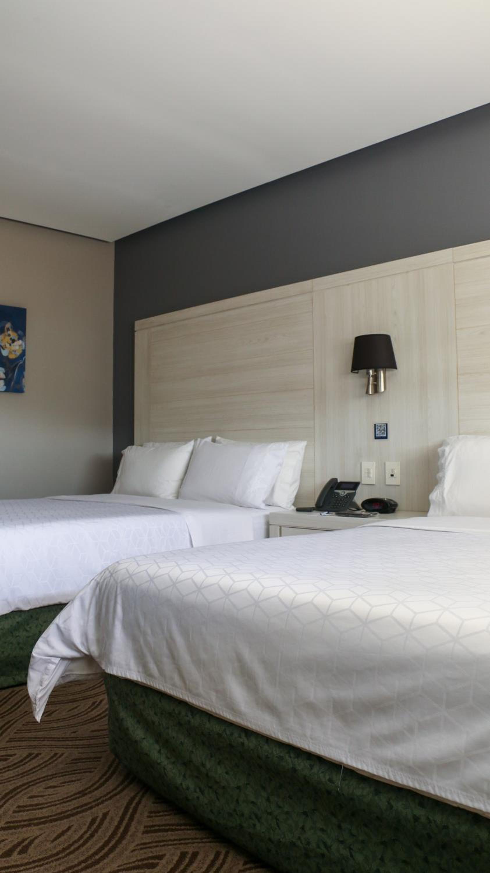 Standard Room with Two Queen Beds photo 1