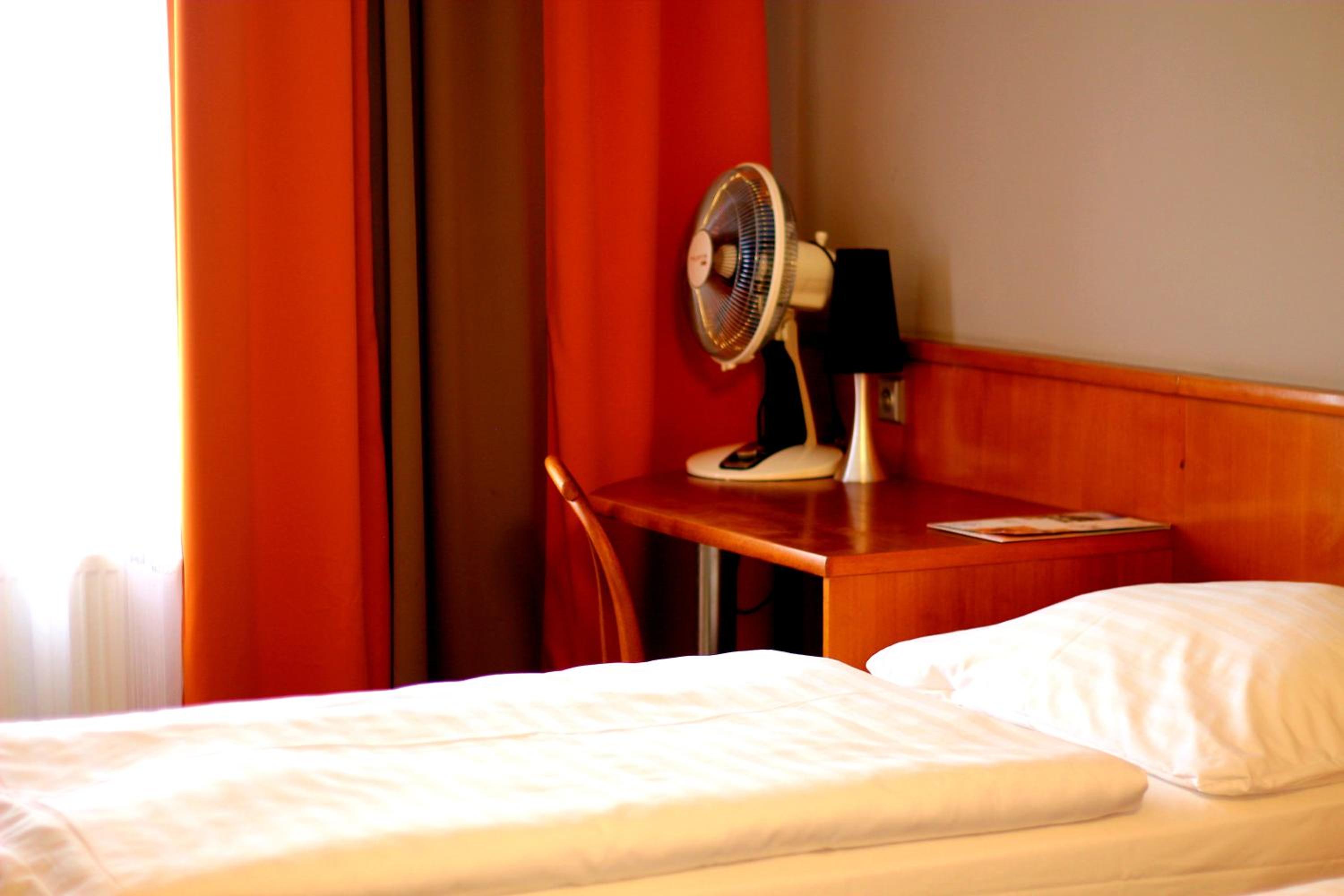 Double or Twin Room photo 3