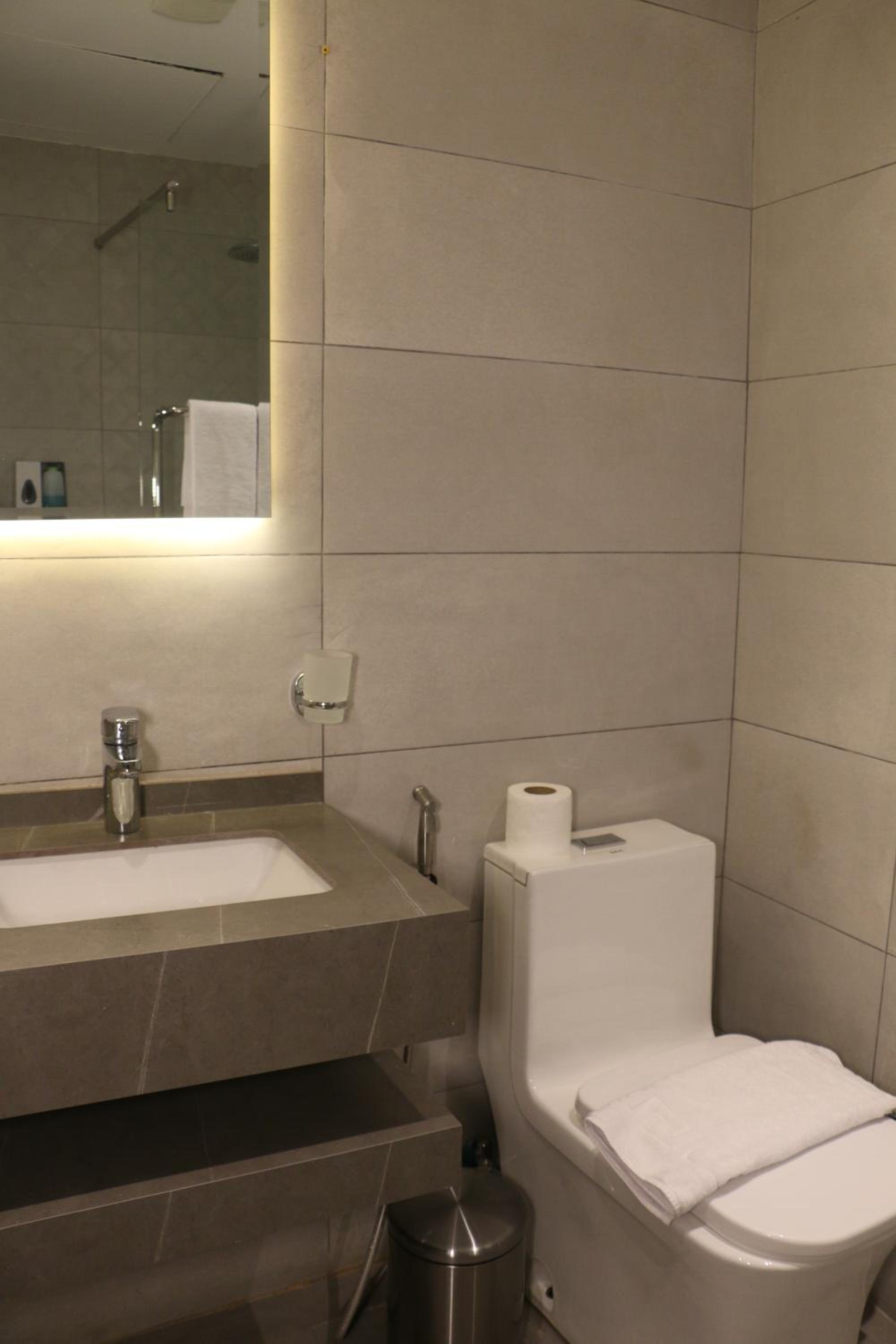Twin Room - Photo 10