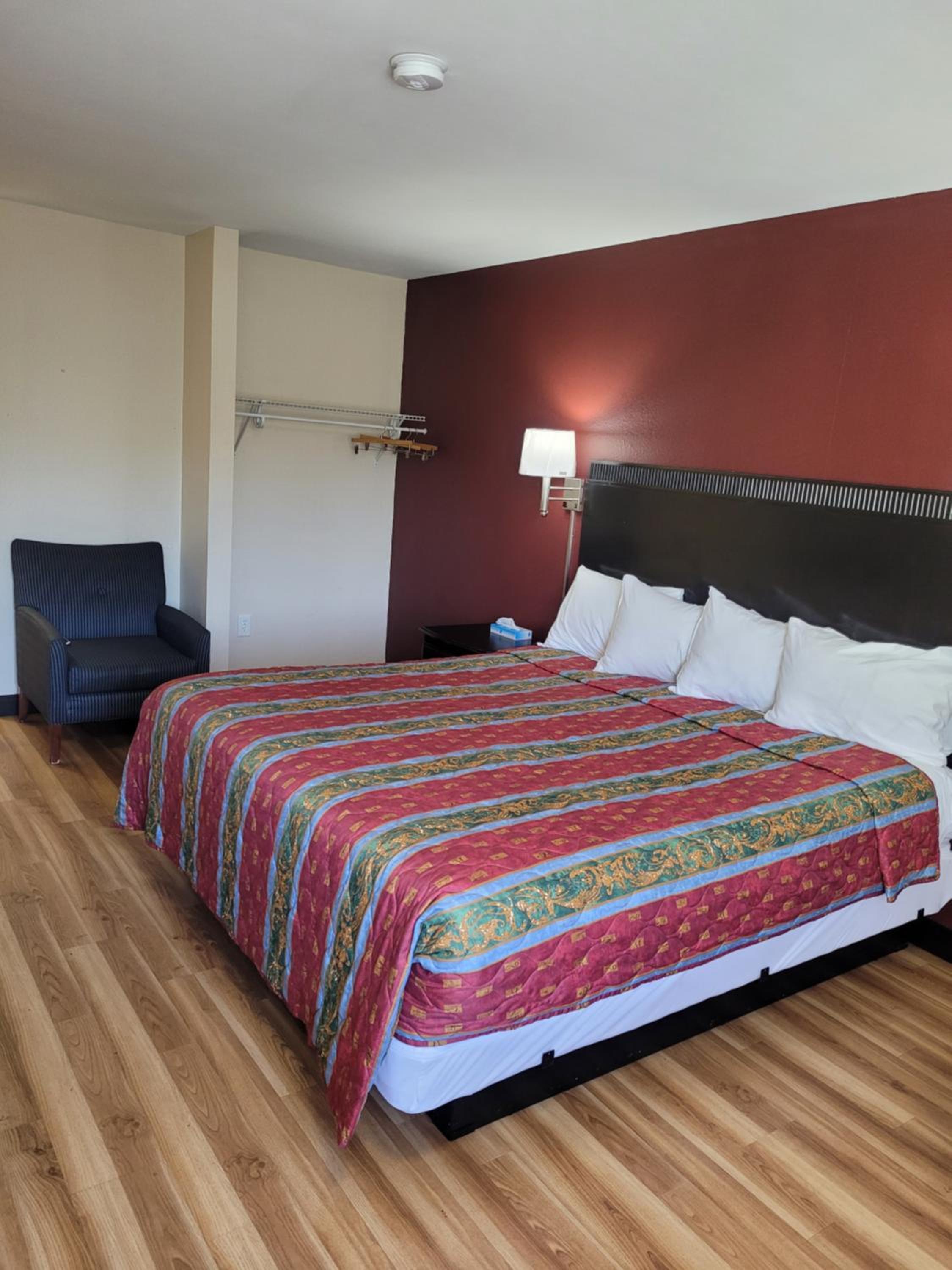 Deluxe King Room photo 2