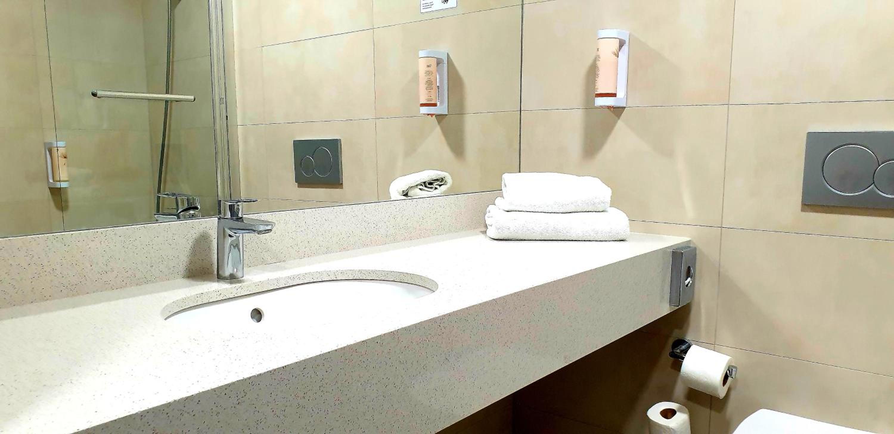 Superior Double or Twin Room - Photo 10