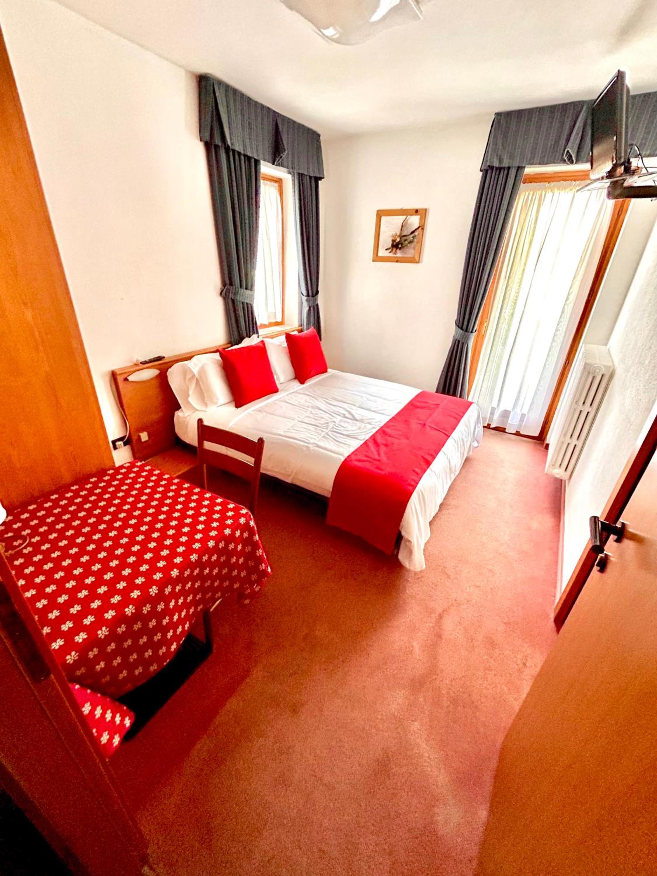 Double Room with Private Bathroom photo 1