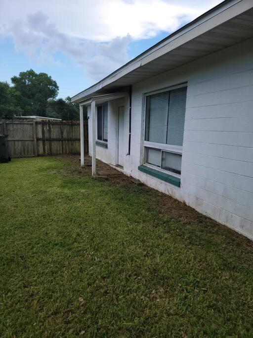 Three-Bedroom House photo 3