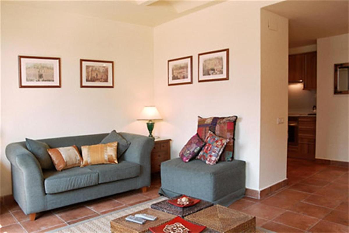 Apartment photo 2
