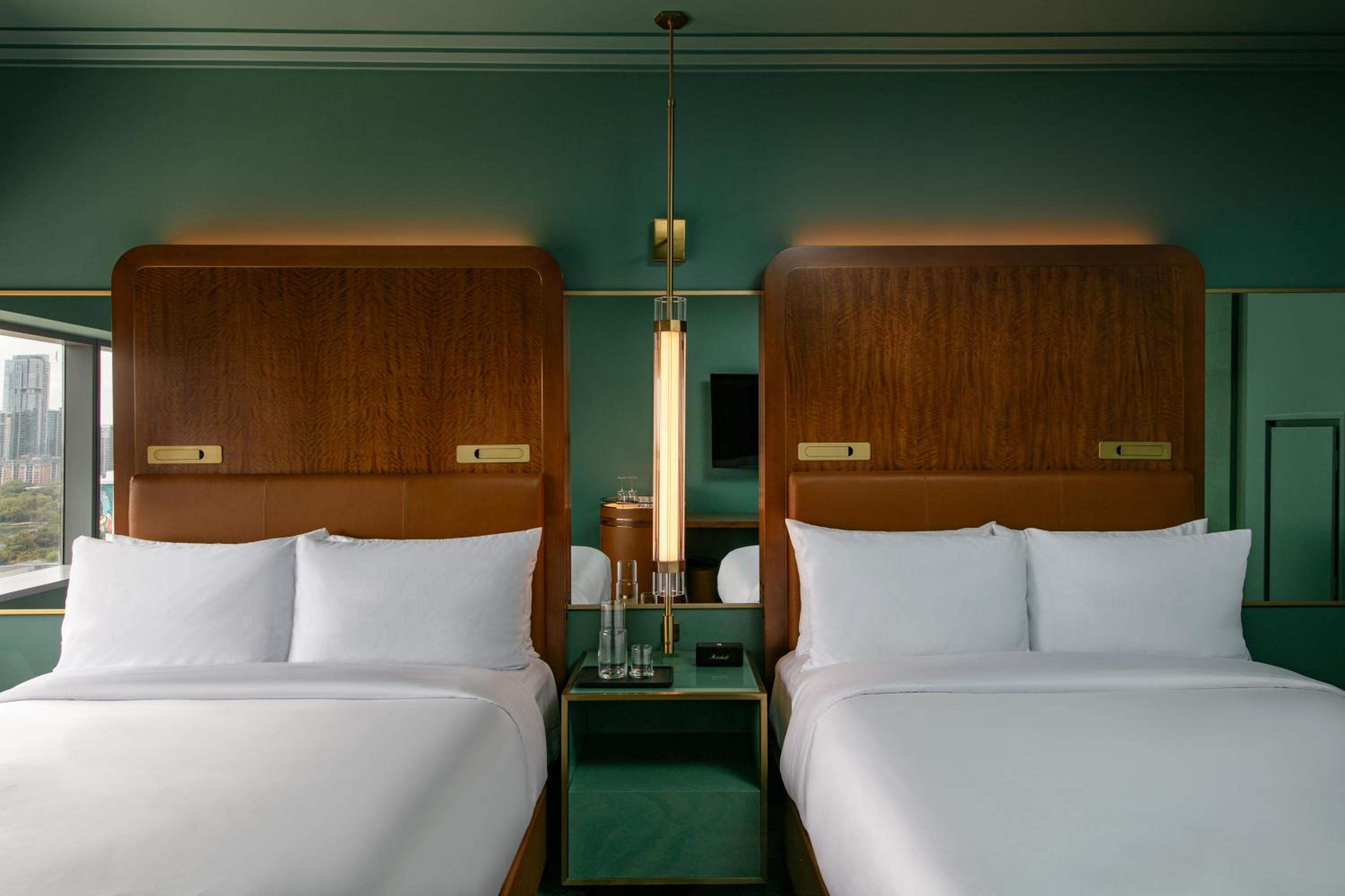Standard Room with Two Queen Beds - Photo 7