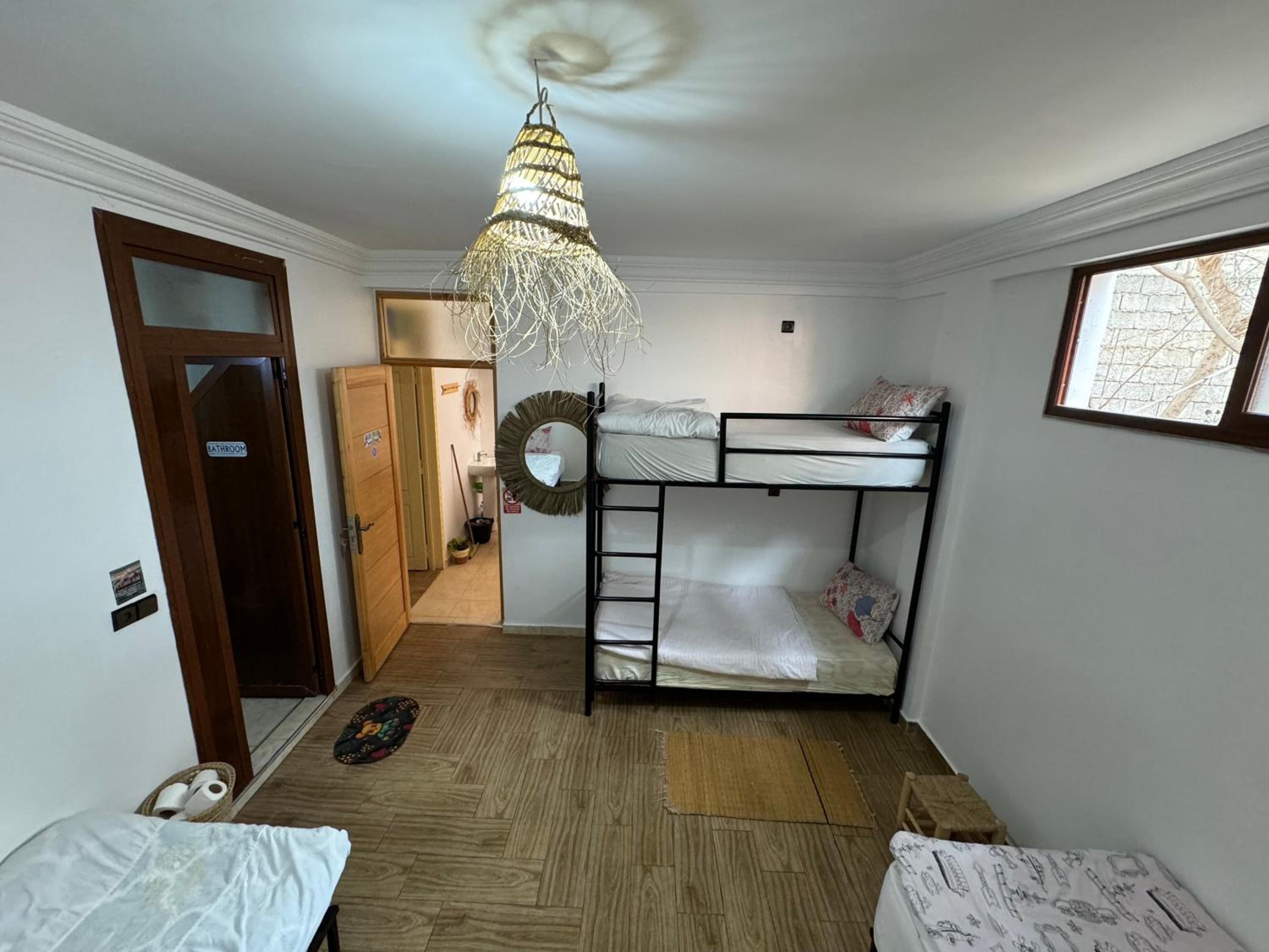 Quadruple Room with Private Bathroom photo 3