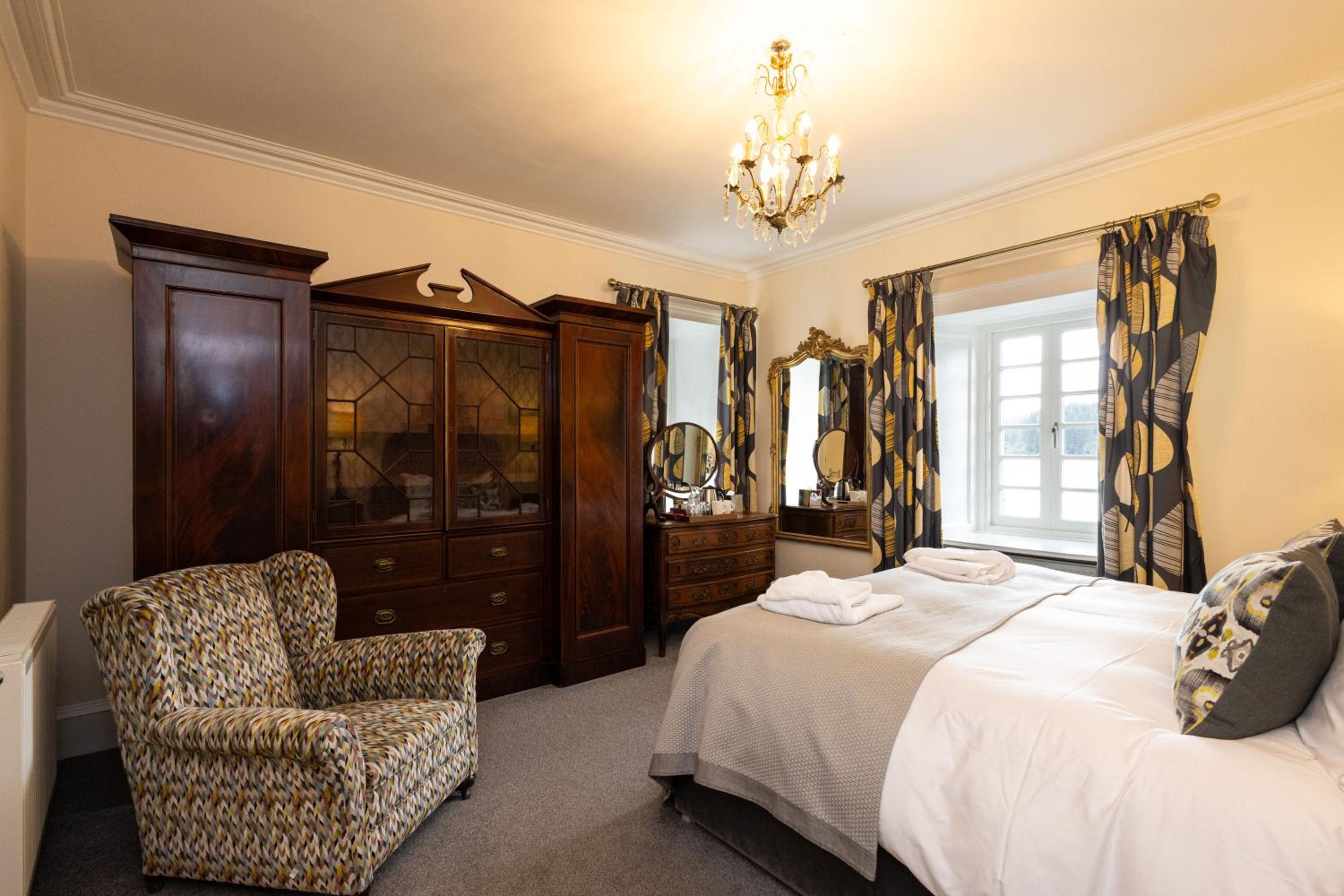 Deluxe Double Room with Lake View