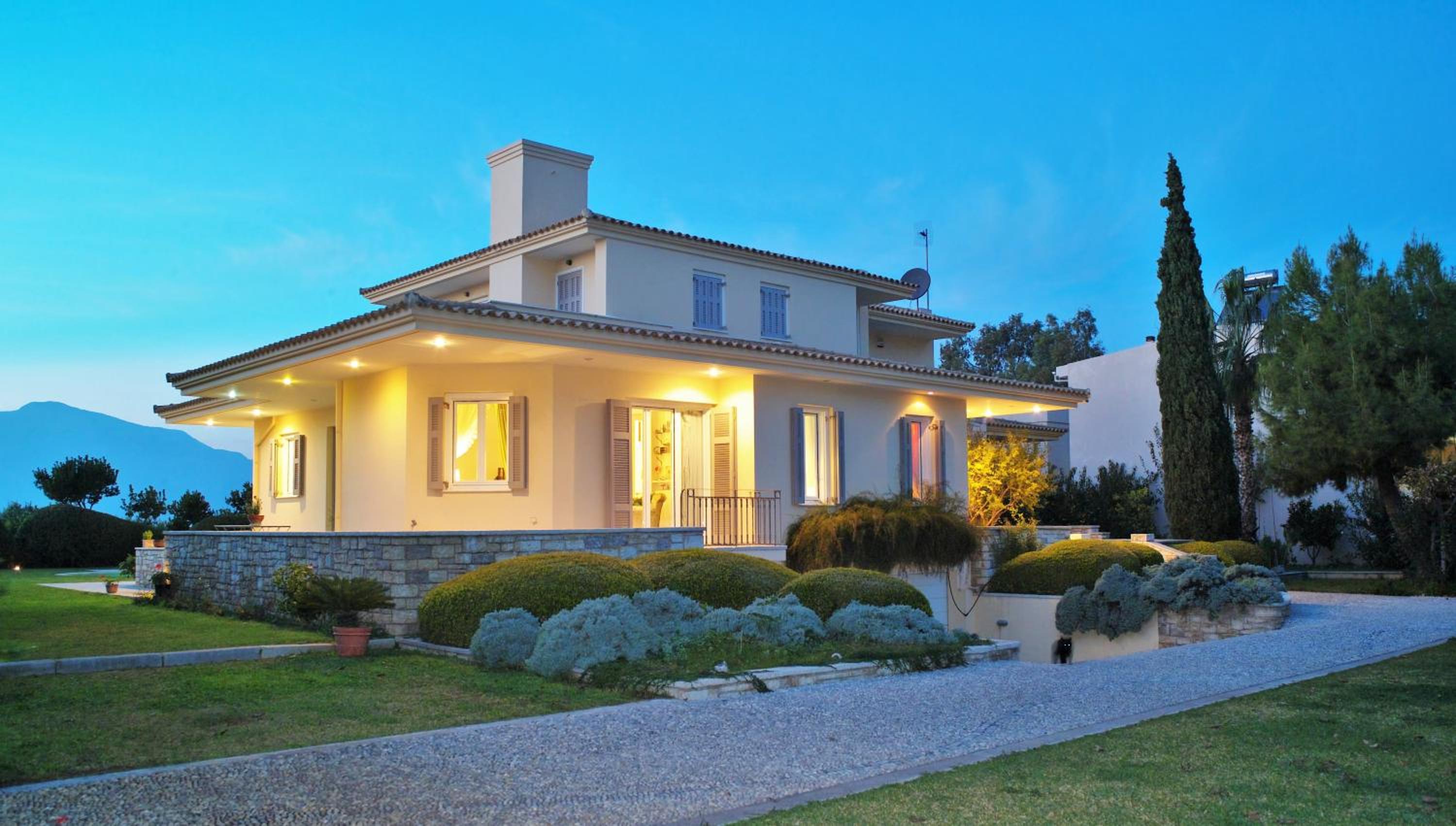 Three-Bedroom House photo 2