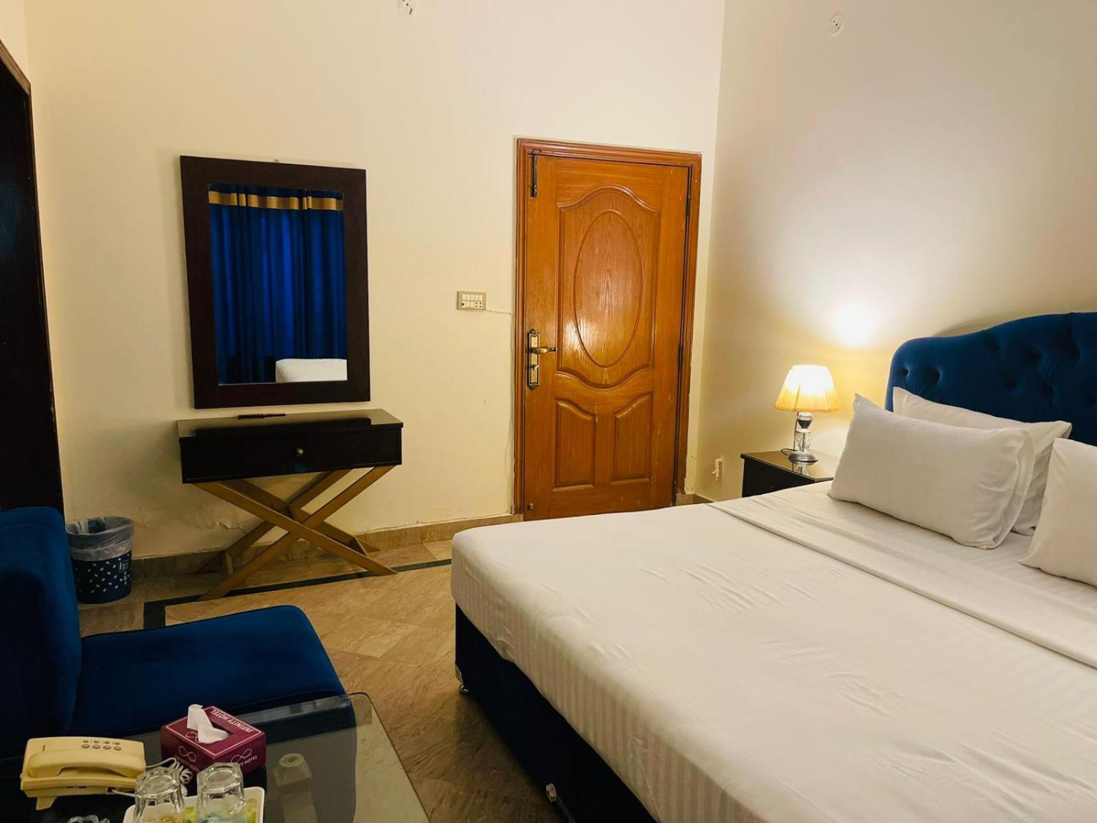 Deluxe Double Room photo 3