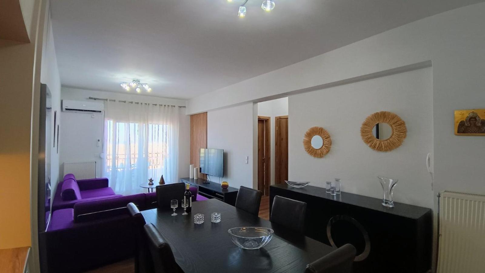 Two-Bedroom Apartment with Balcony and Sea View photo 1