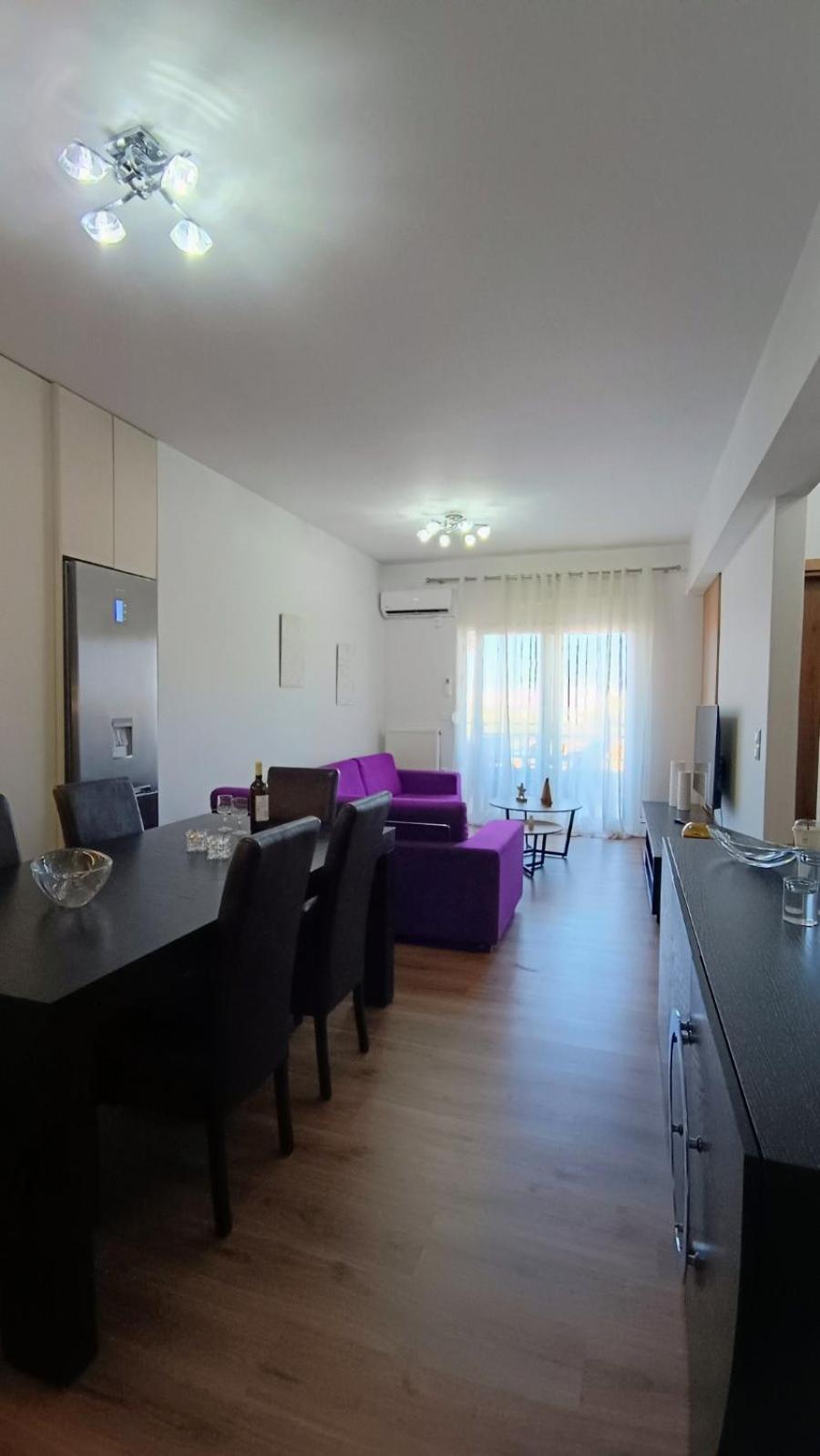 Two-Bedroom Apartment with Balcony and Sea View photo 3