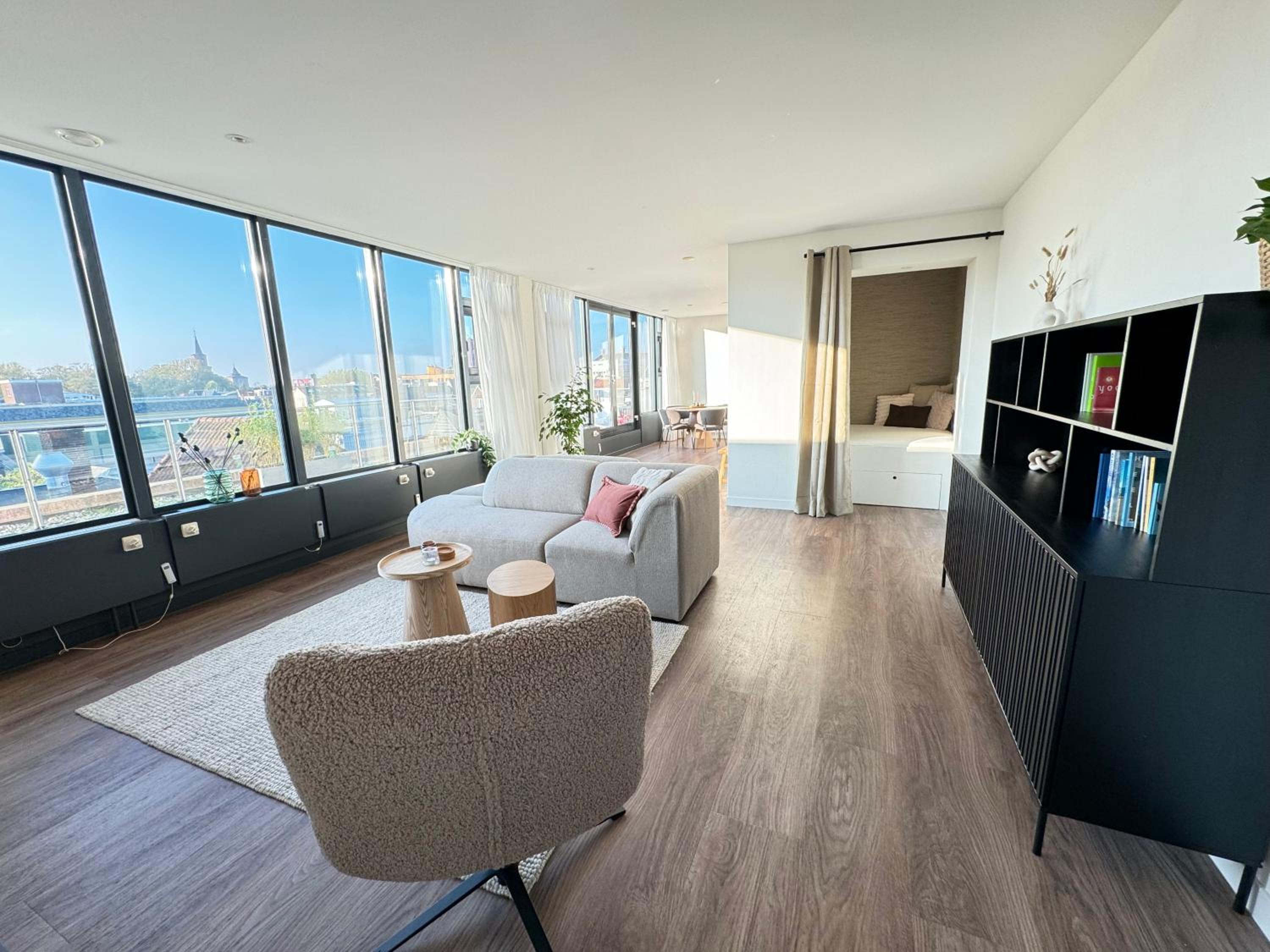 Apartment with City View - Photo 1