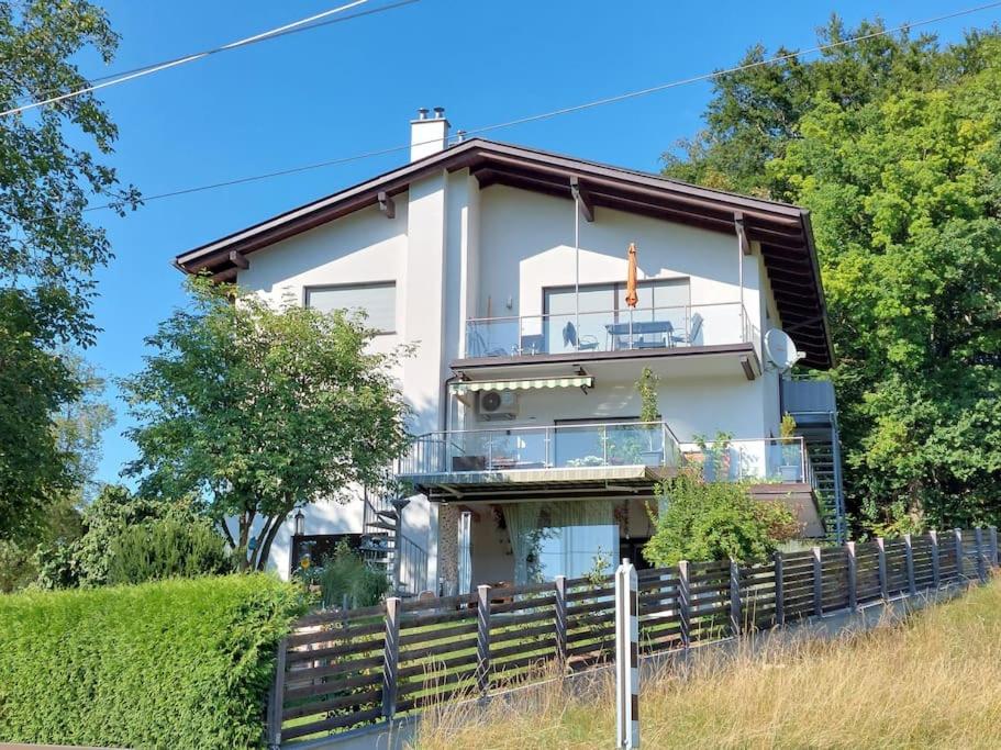 Two-Bedroom Apartment with Lake View photo 3