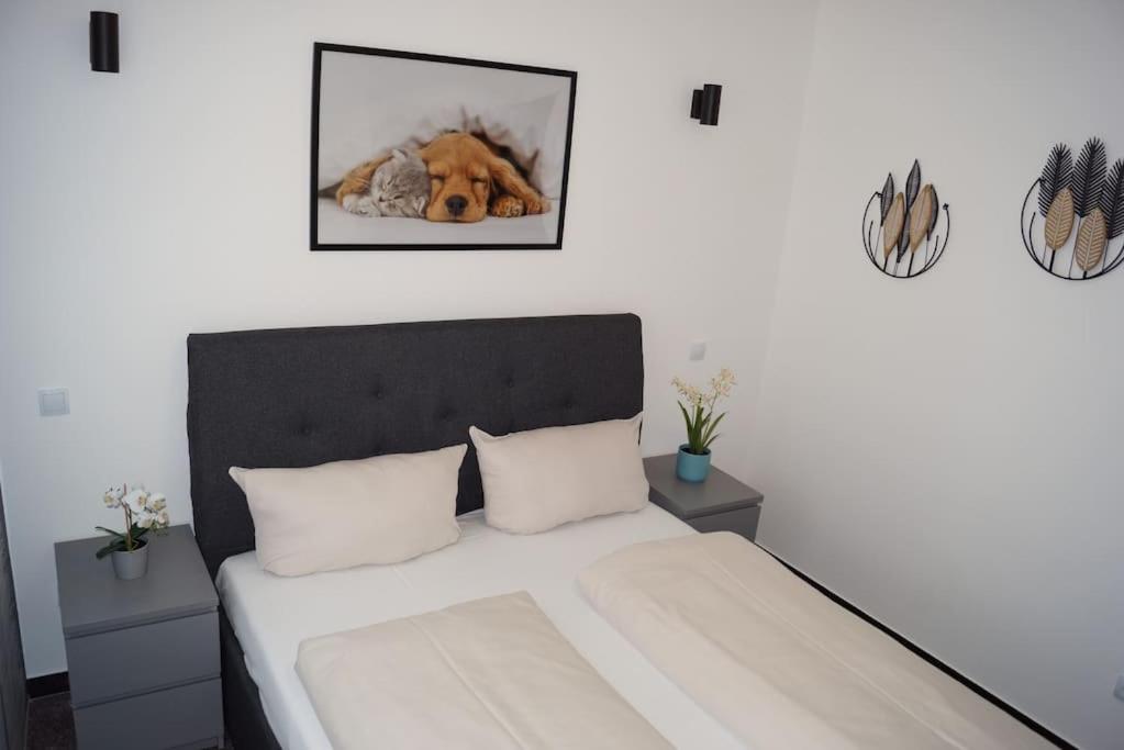 Three-Bedroom Apartment photo 2