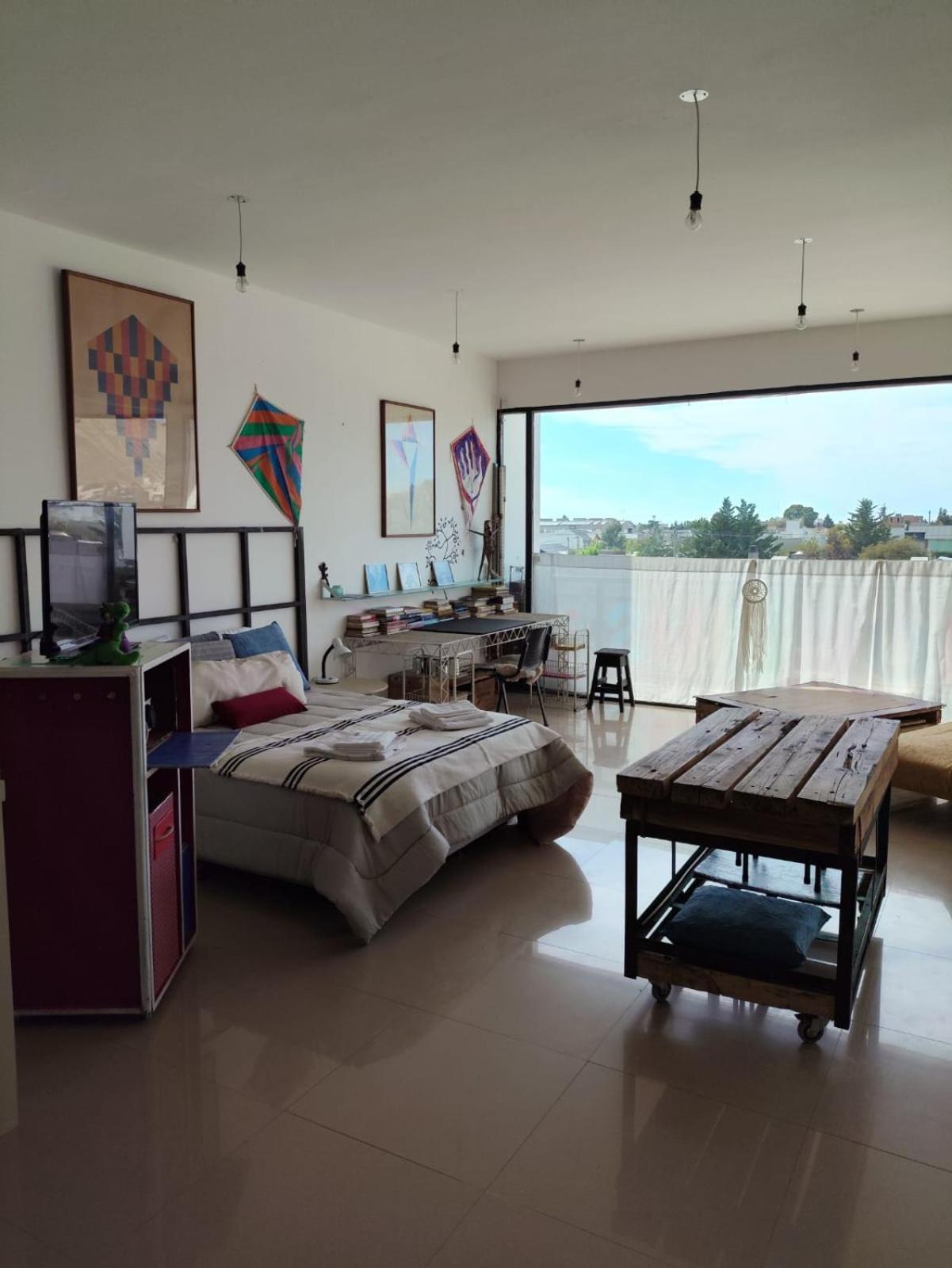 One-Bedroom Apartment photo 1