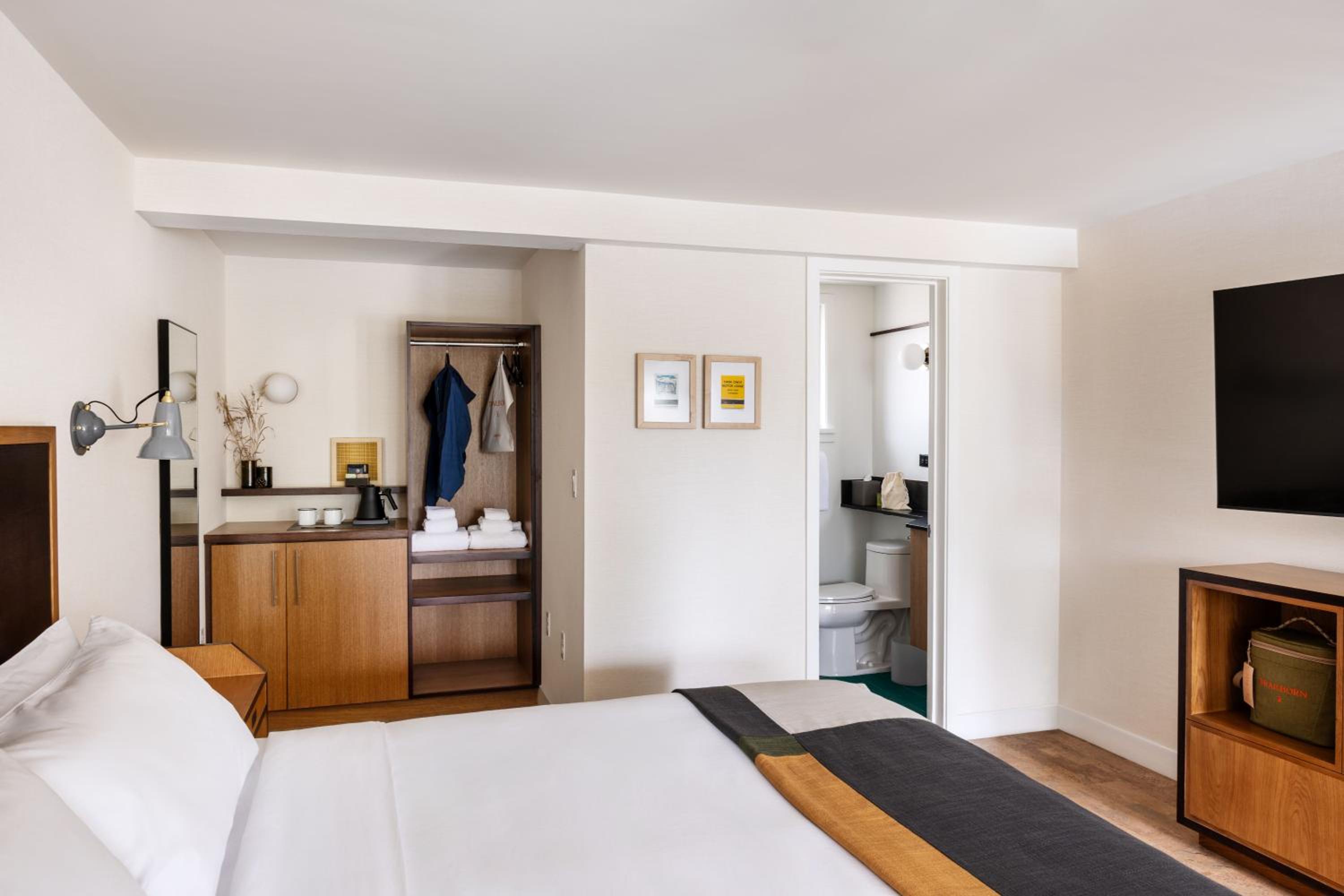 King Room with Shower