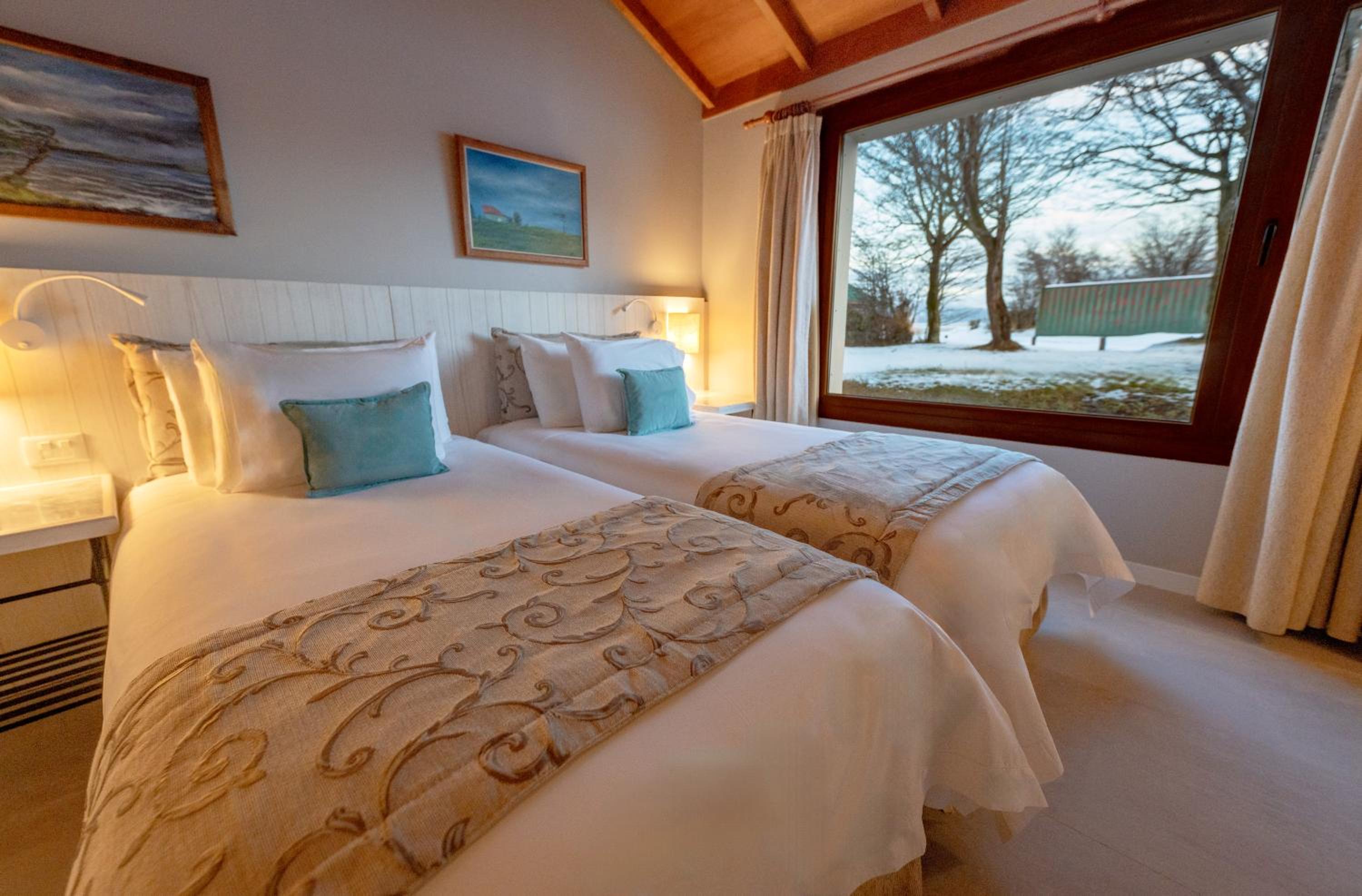 Triple Room with Garden View thumbnail 6