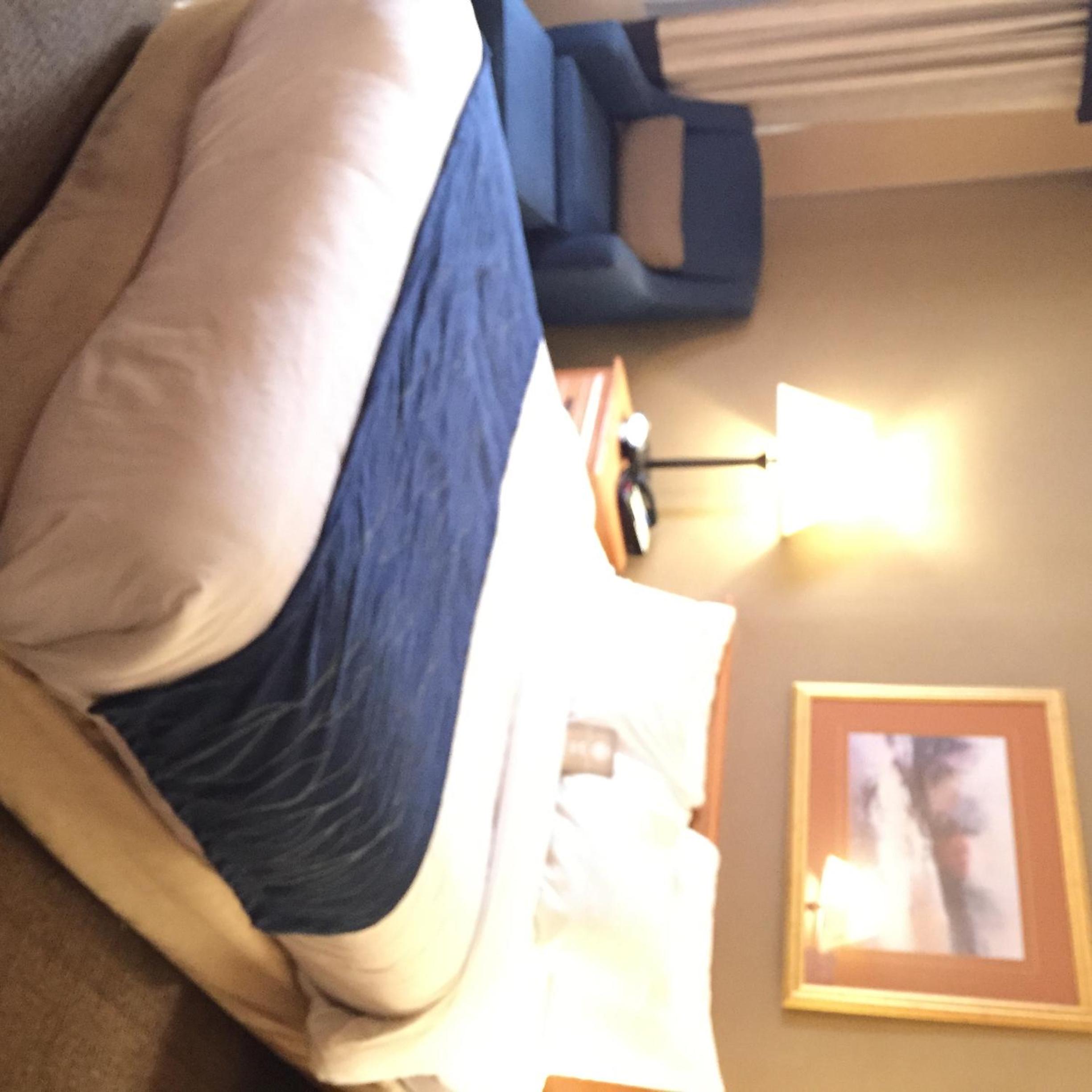 Queen Room - Disability Access - Photo 4