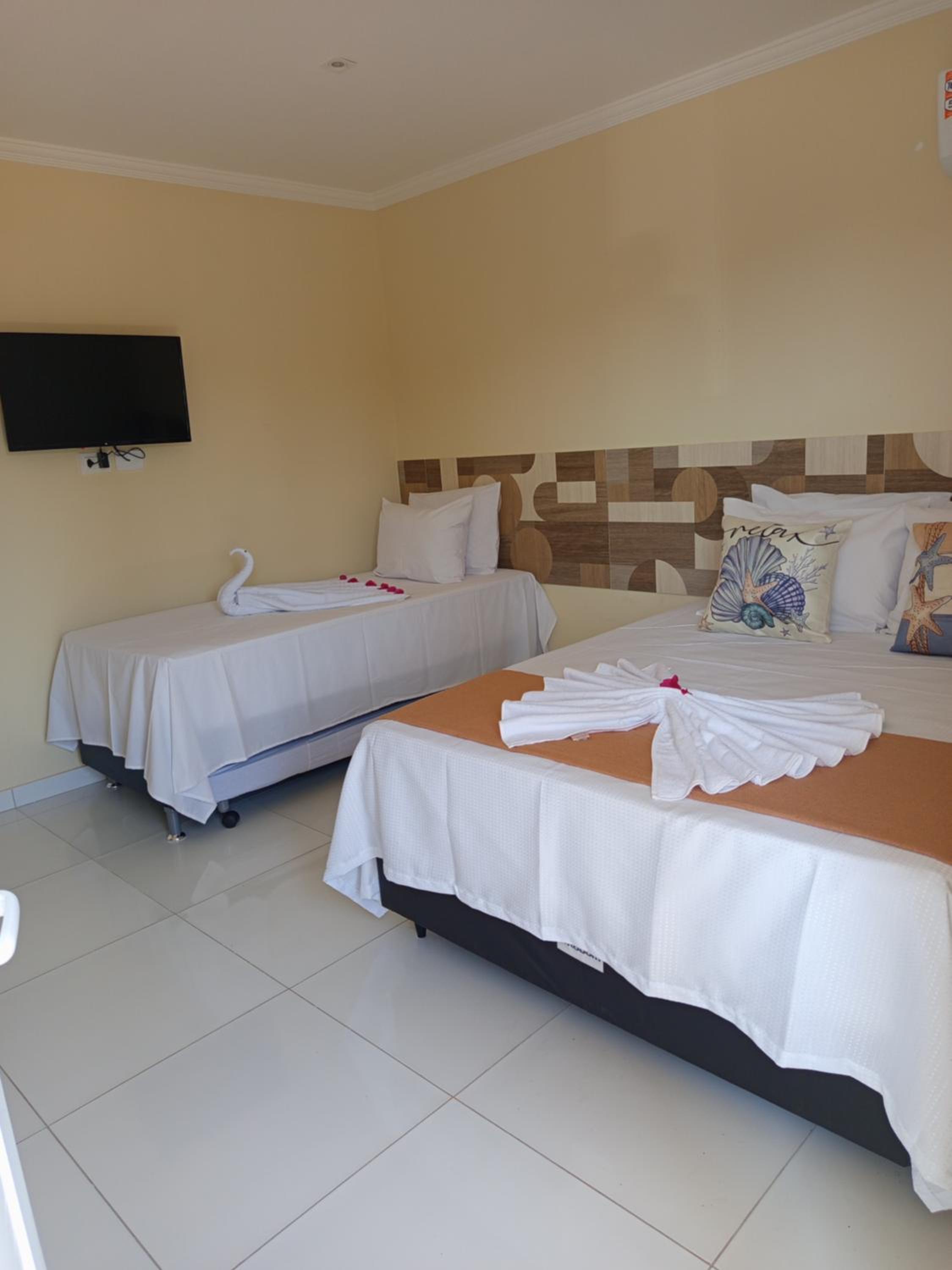 Deluxe Double Room (2 Adults + 1 Child)