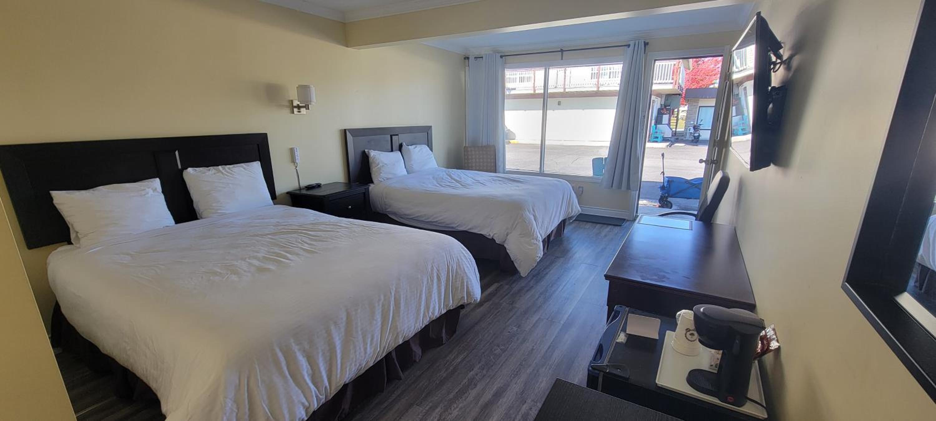 Standard Queen Room photo 1