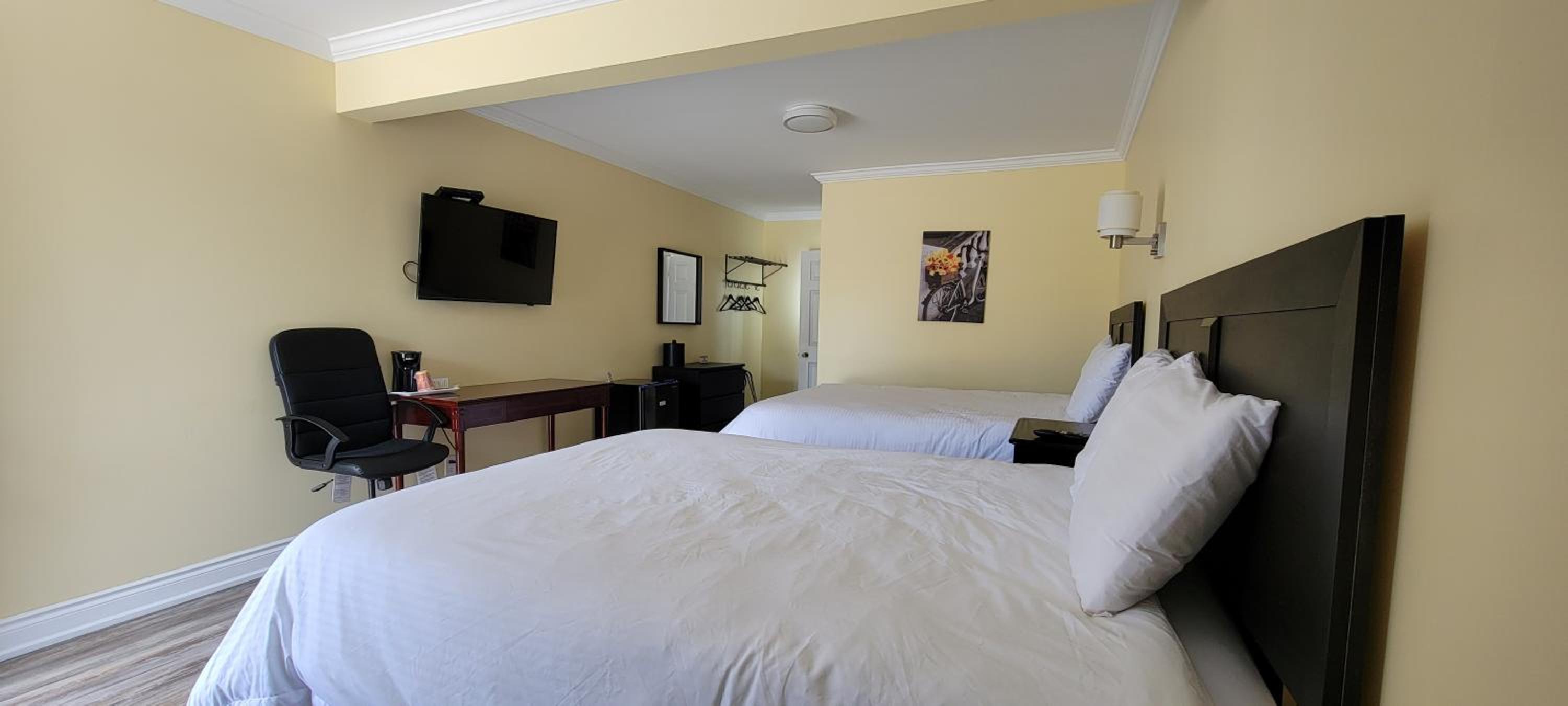 Standard Queen Room photo 2
