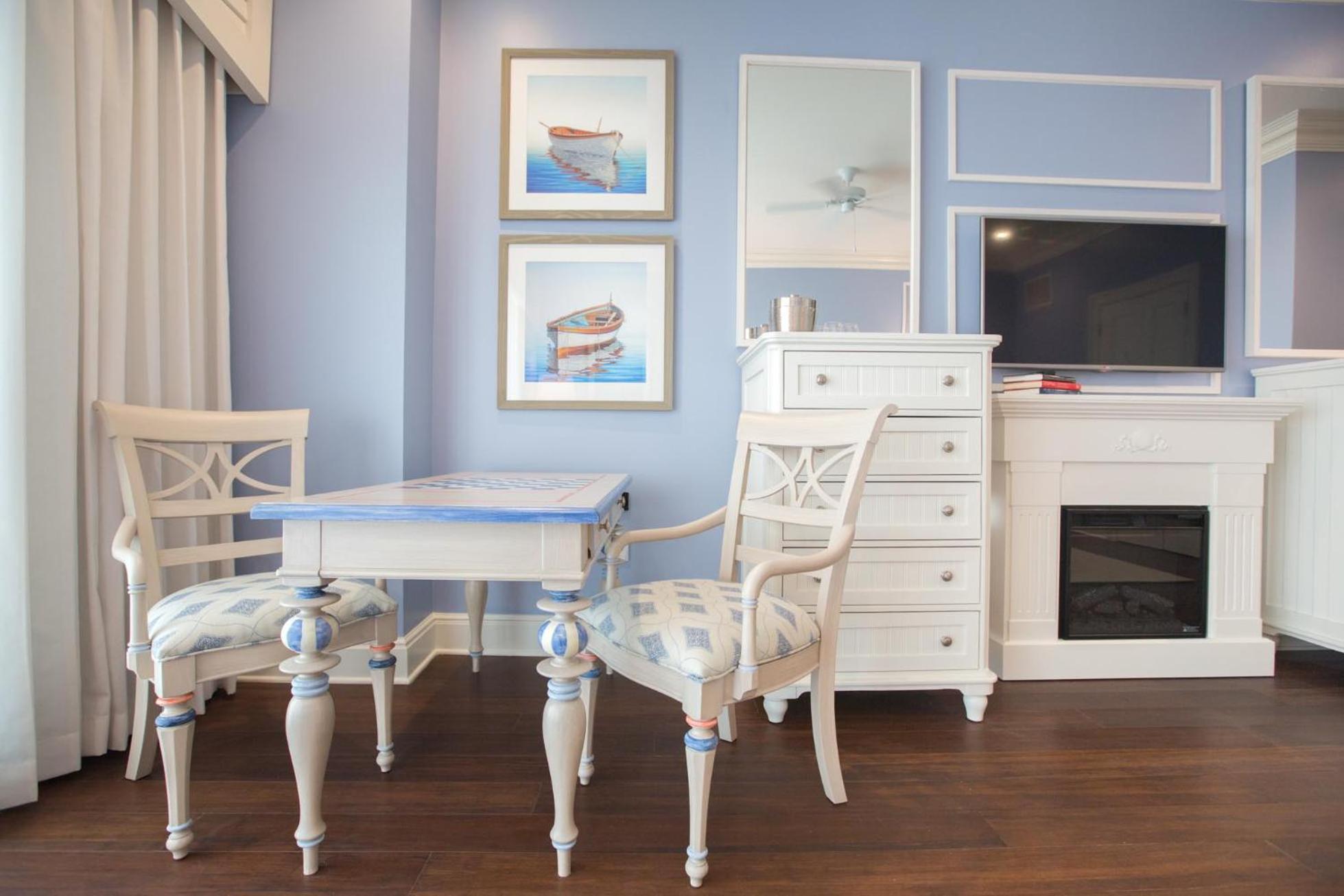 Harbor Deluxe with Two Queen Beds photo 2