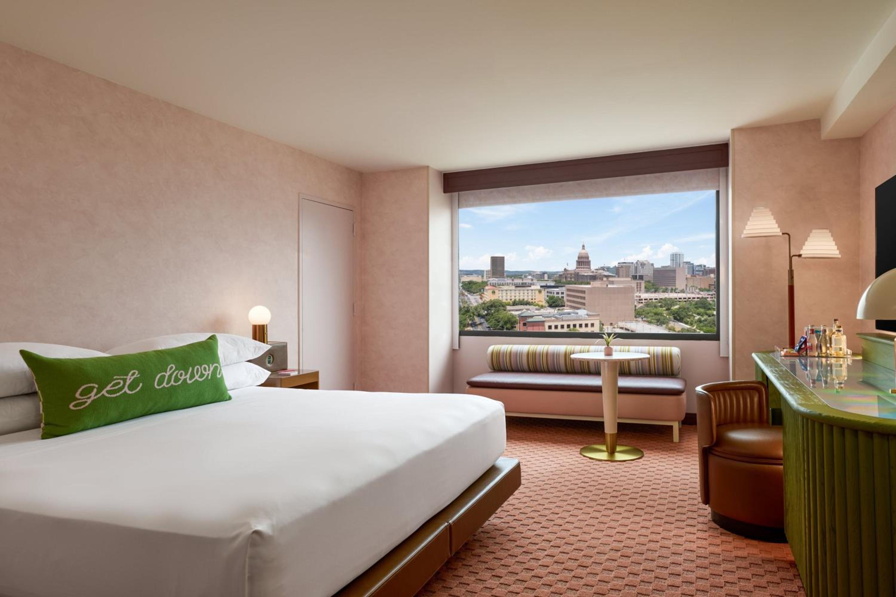 King Room with Capitol Building View - Photo 3