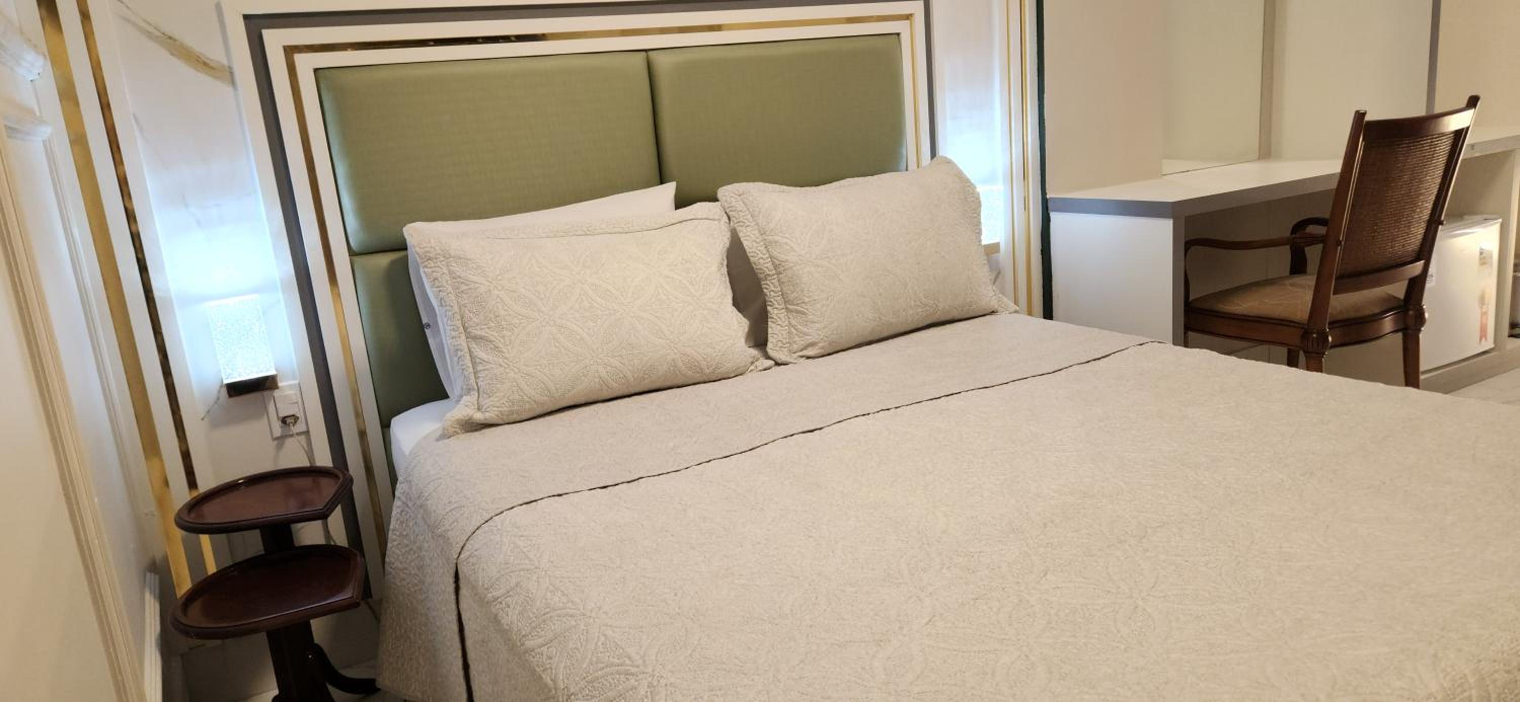 Deluxe Suite with Spa Bath