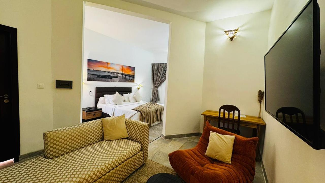 Deluxe King Room photo 2