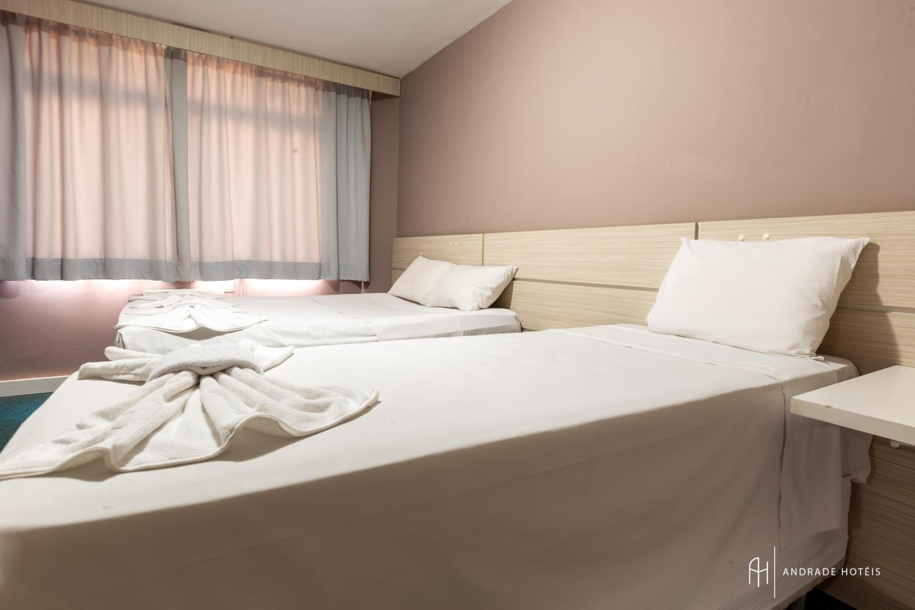 Standard Triple Room with Three Single Beds - Photo 3